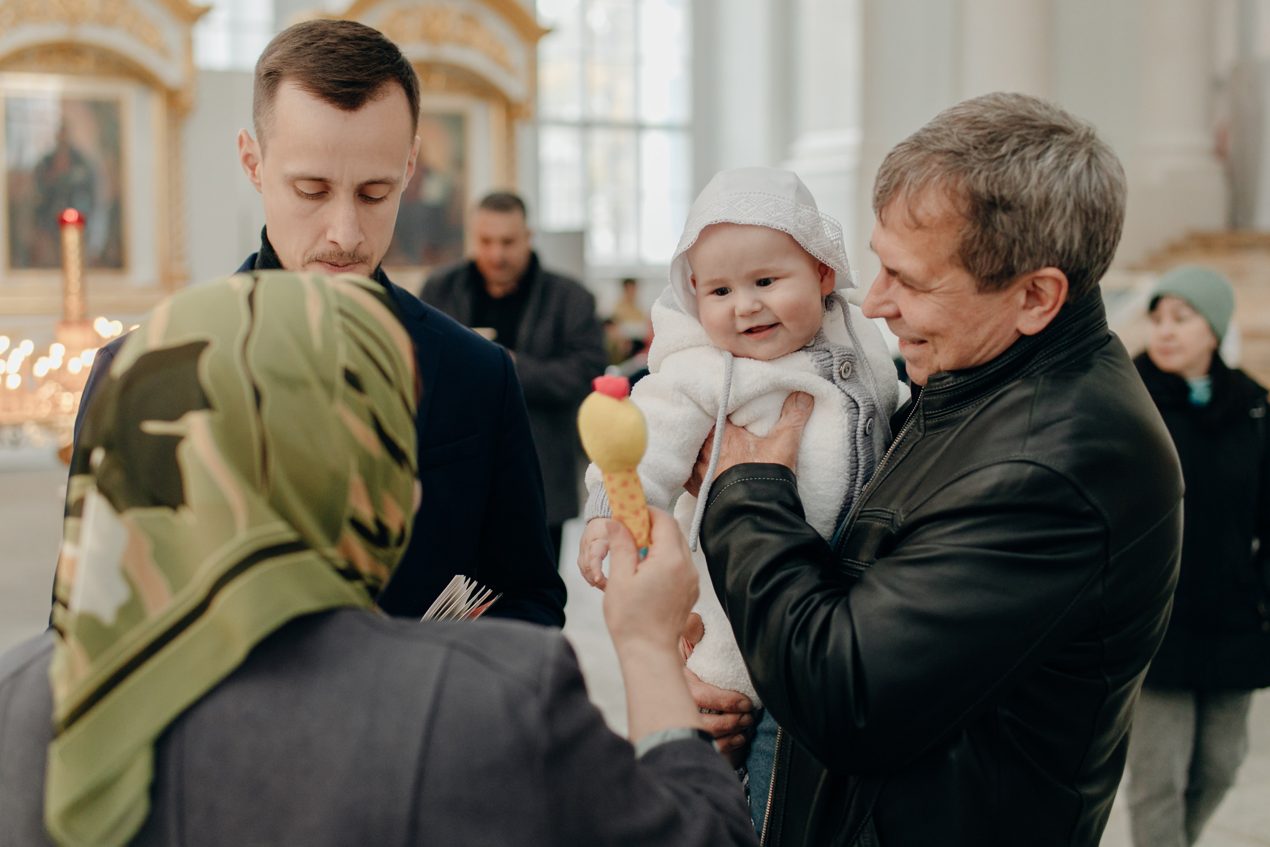 где провести Крещение ребенка в Смольном соборе СПб, лучший храм для Крещение ребенка в Смольном соборе СПб, где креститься питер, лучший собор, церковь для крещения, сколько стоит крещение спб, фотограф на крещение, намоленный храм