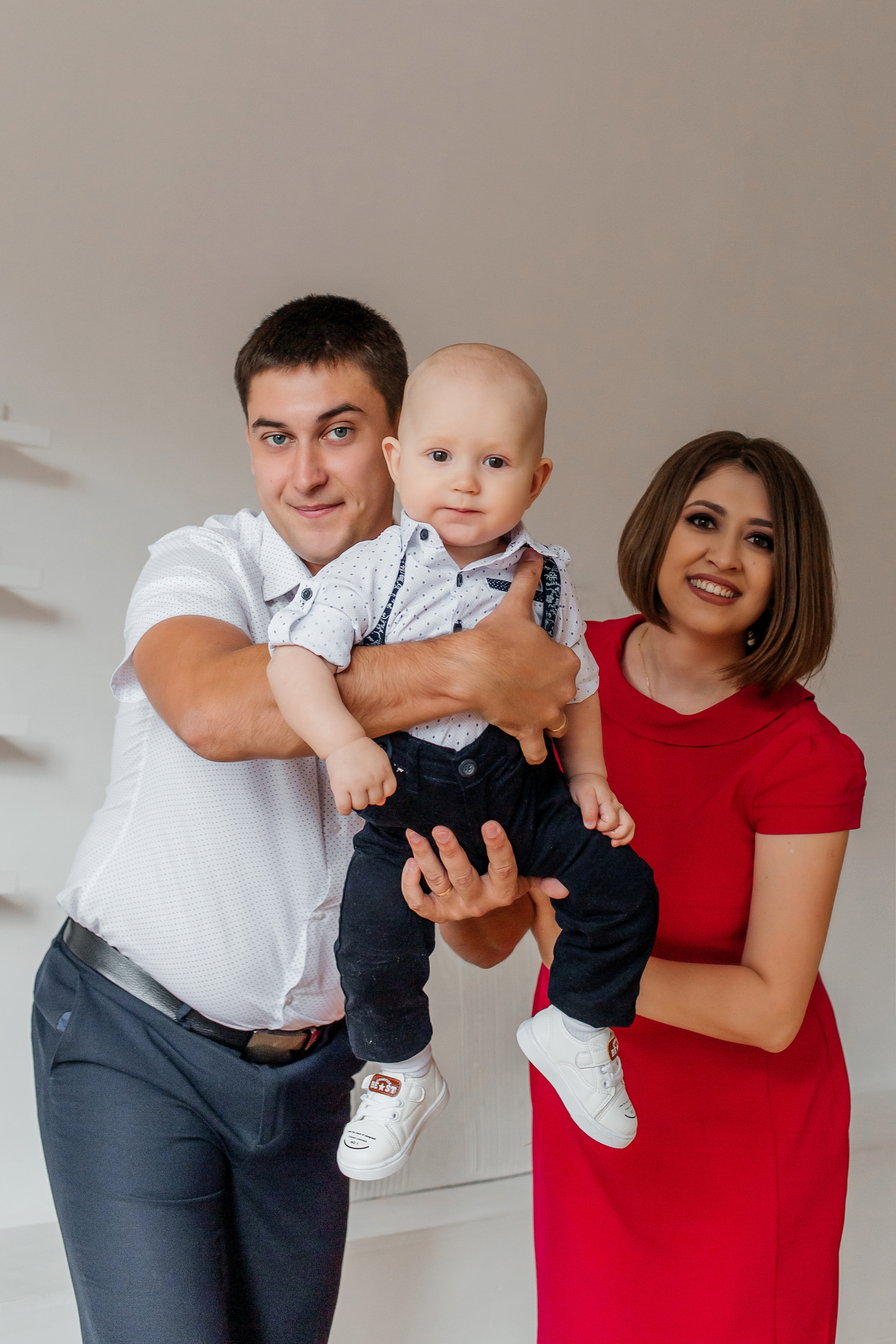 Семейная фотосессия Максима и Анастасии. Женский фотограф в Оренбурге Ирина Заводчикова