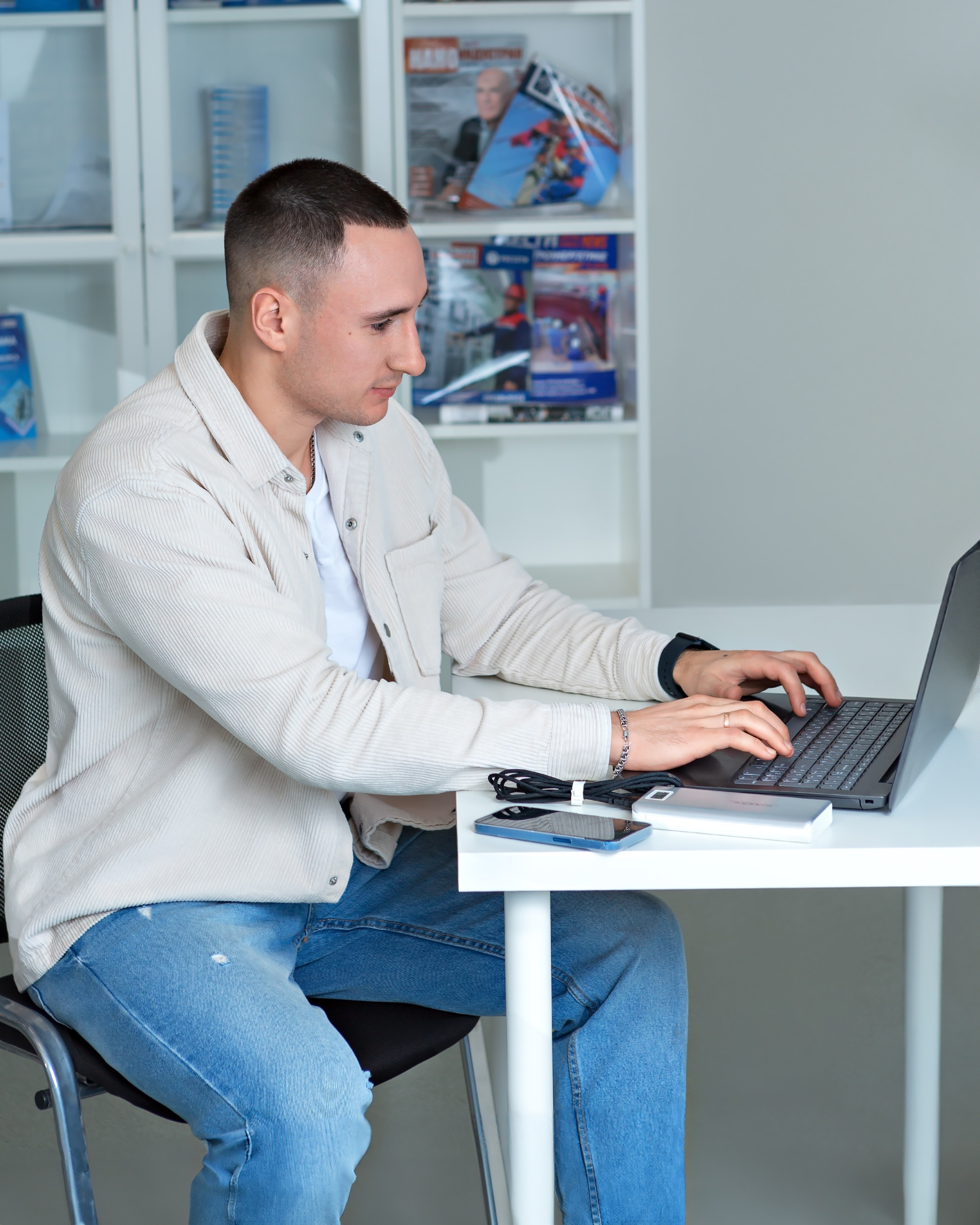 Выпускной альбом для 9 Класса. Выпускные альбомы и школьный фотограф в Подольске, Троицке, Щербинке, Москве и Московской области