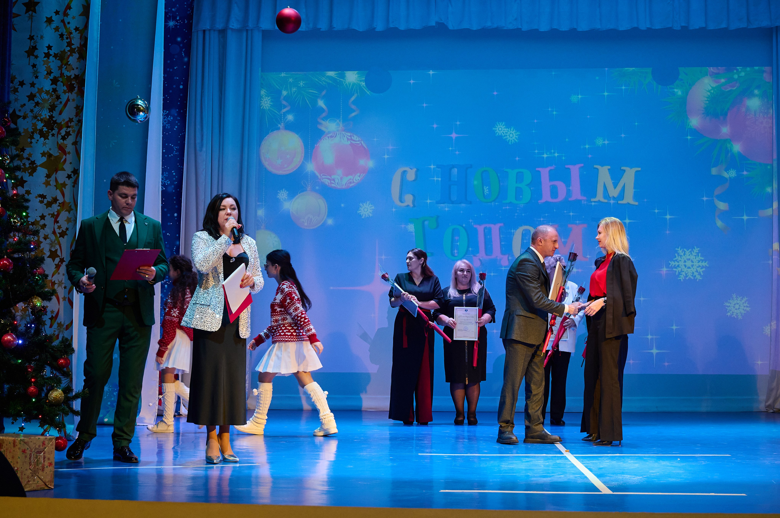 Коцерт НГ В ДК Марьина Роща. Жизнь курорта Кабардинка в фотографиях