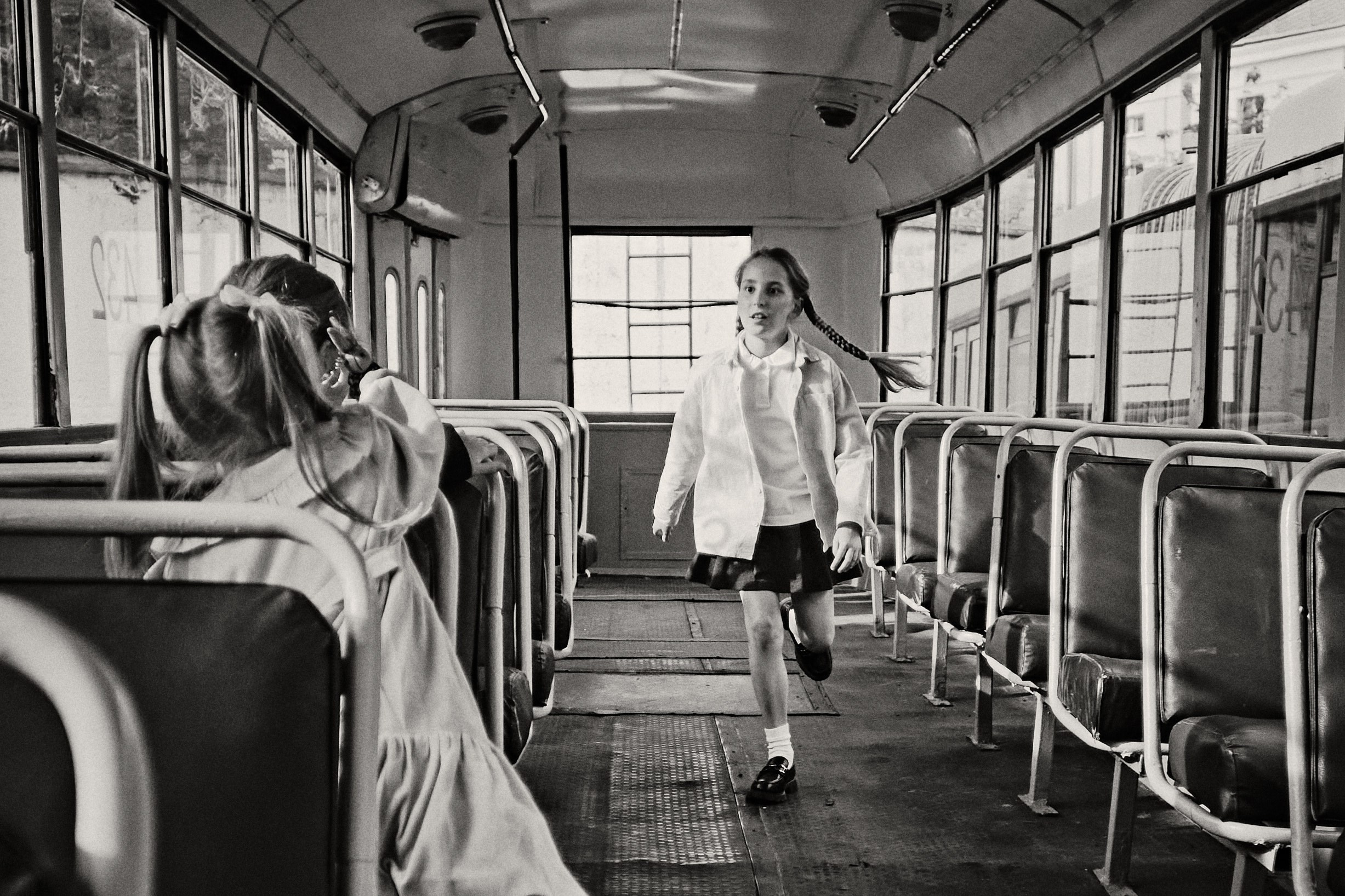 Творческая фотосессия в трамвае. Фотограф в Минске Алёна Дианина