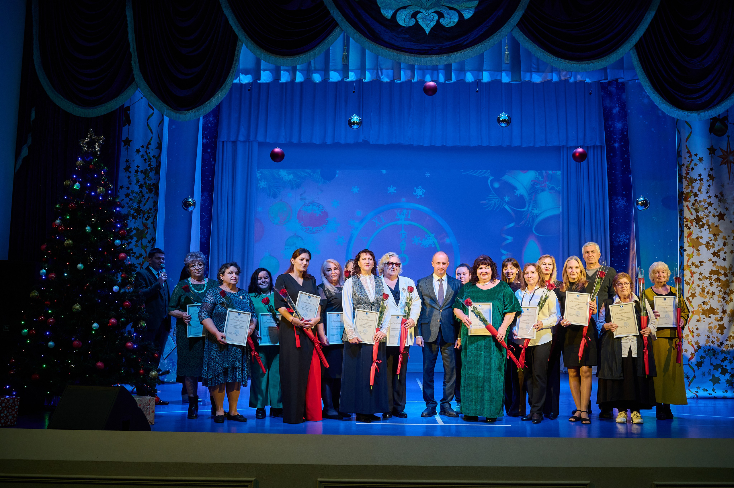 Коцерт НГ В ДК Марьина Роща. Жизнь курорта Кабардинка в фотографиях