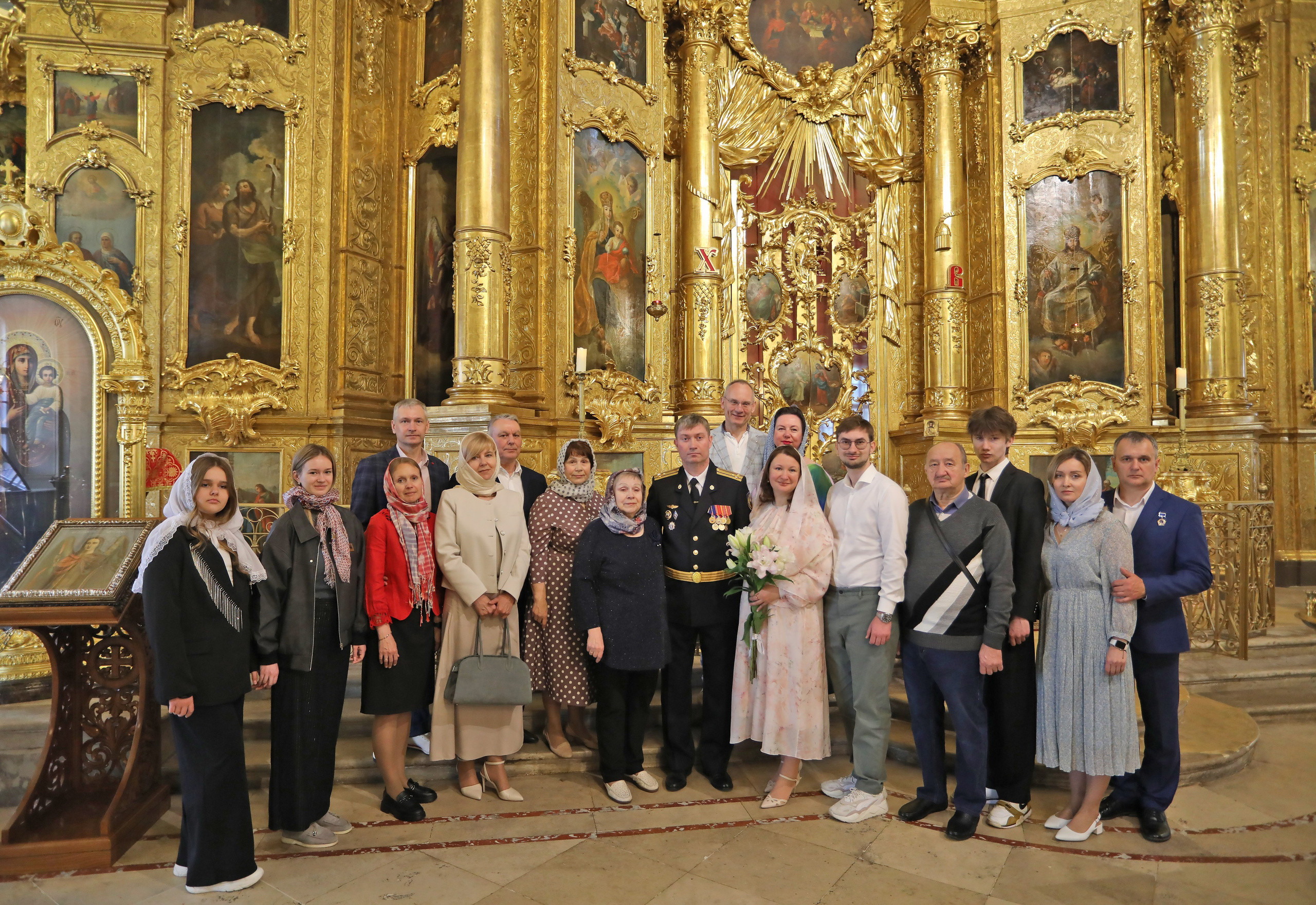 Венчание в храме Климента Папы Римского на Третьяковской. Свадебный и семейный фотограф в Москве Ирина Гончарова