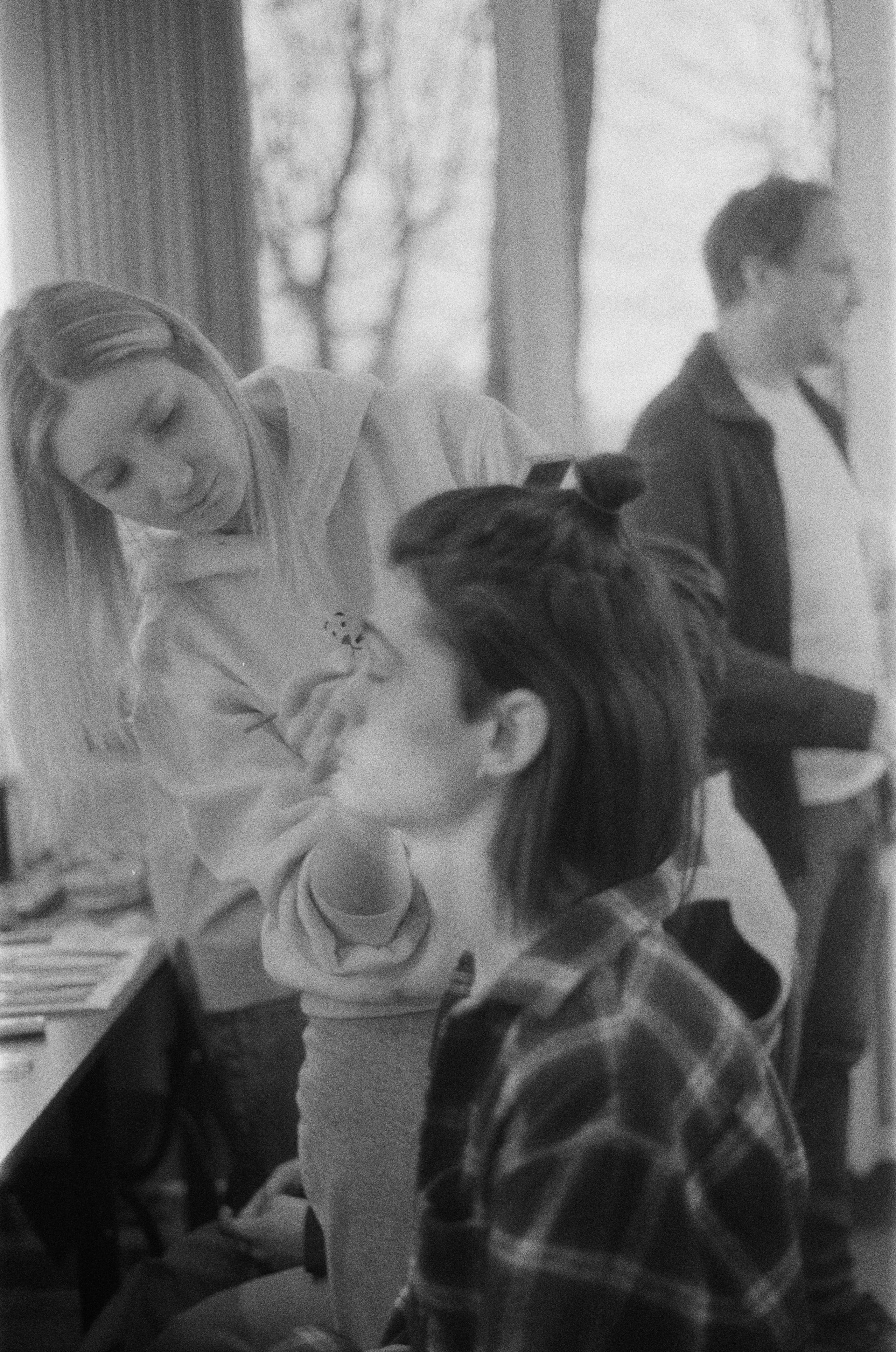 Фотосерия о магии театра и трансформации актёра: грим, костюмы, эмоции и визуальные метаморфозы на пути к сценическому образу. На фото — актёры Театра Стаса Намина и Мастерской Петра Фоменко. Фотограф: Ожерельев Лев