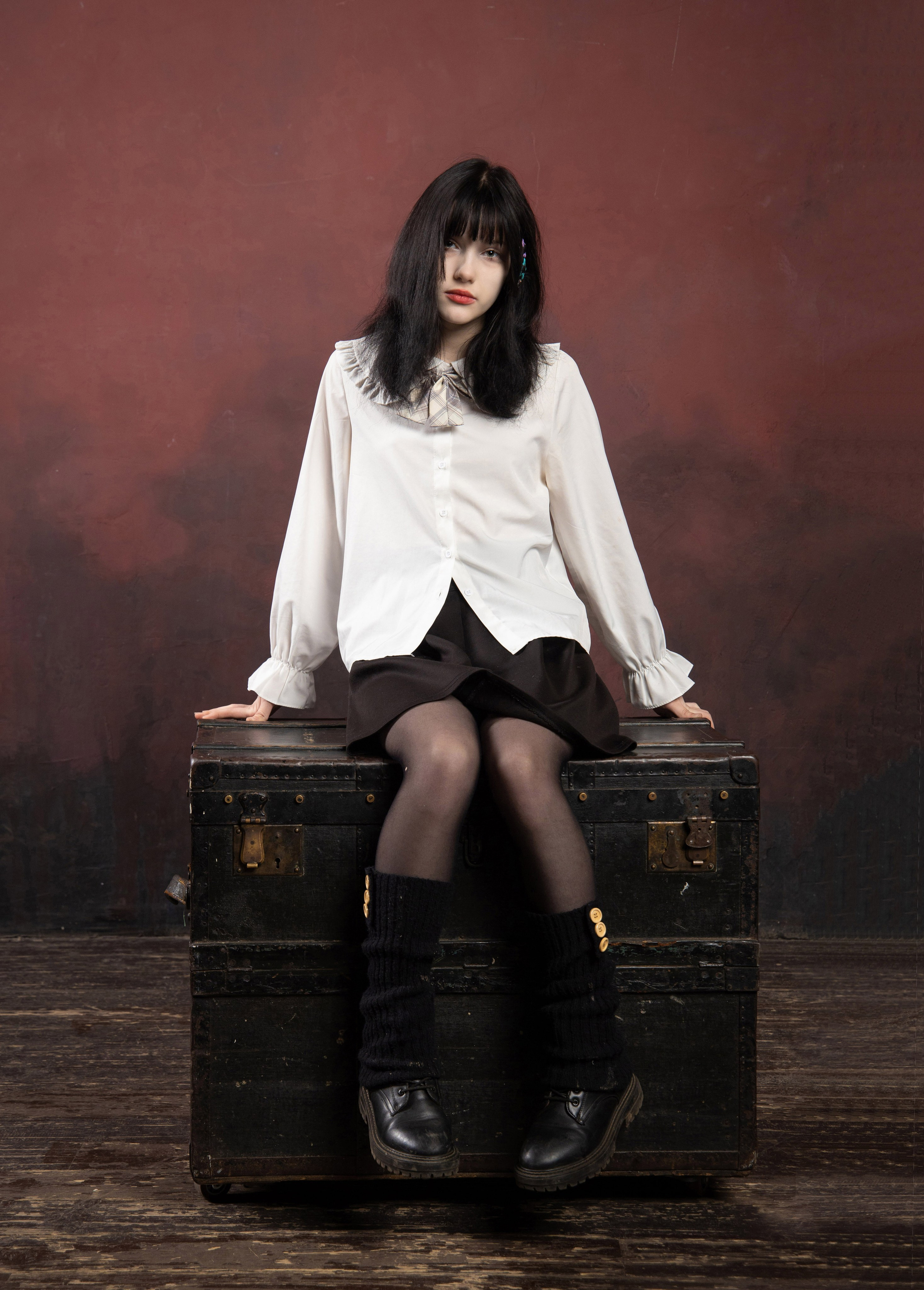 Зал York для школьной фотосессии в студии. Выпускные альбомы в Москве и Подмосковье