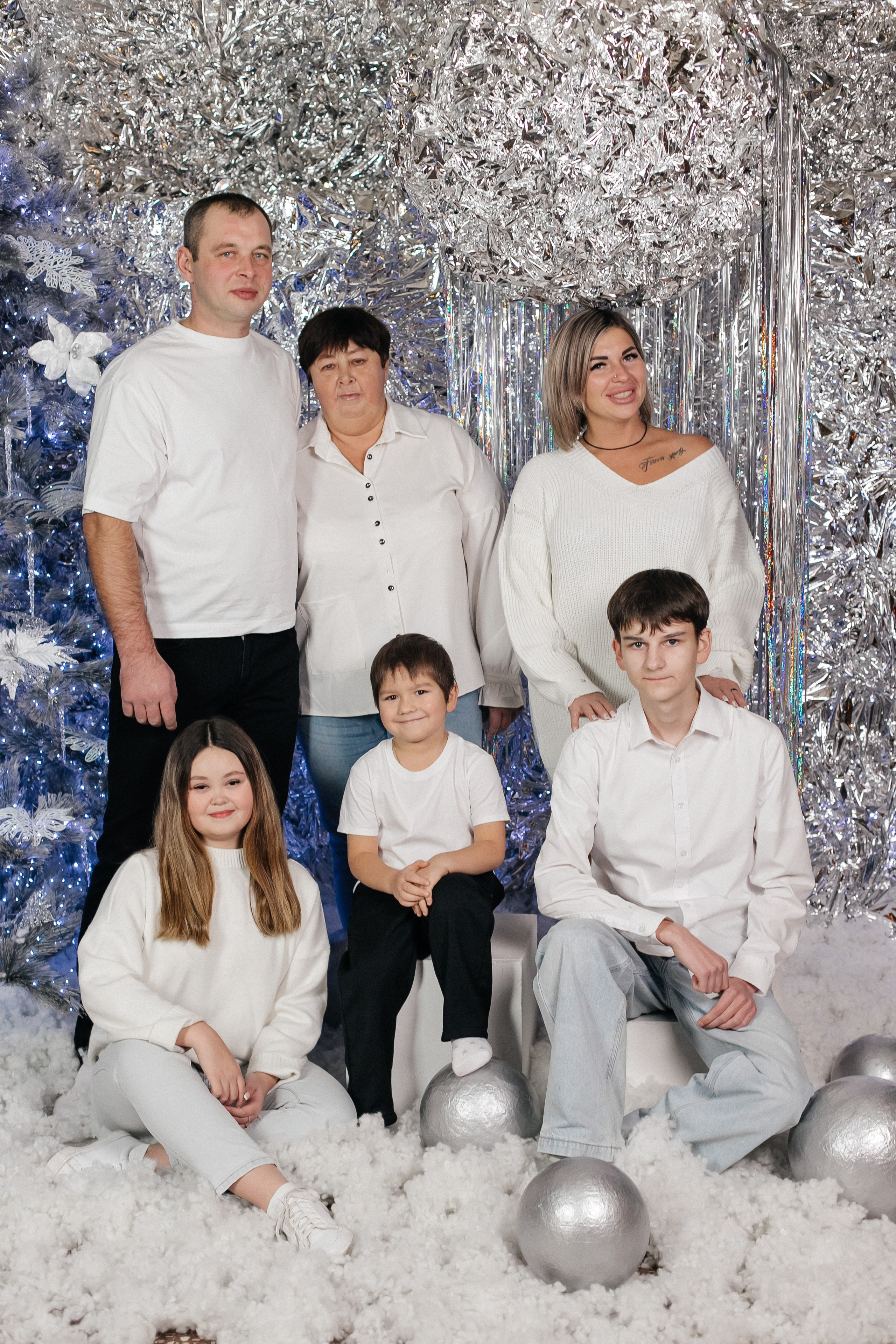 Новогодние истории 2025. Выпускной альбом Шахты Ростов