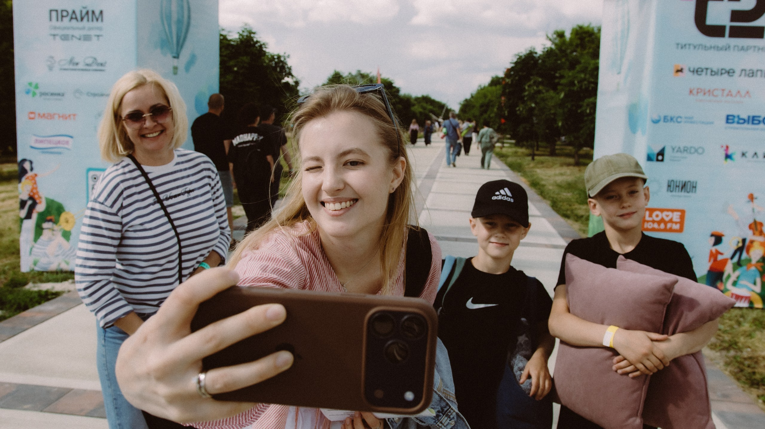 Скорняково Архангельское «Четыре Лапы». Свадебный и репортажный фотограф Дмитрий Кононенко