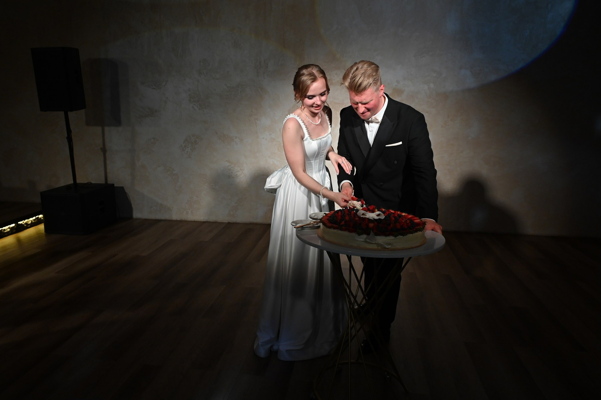 Фотожурналист на свадьбе: когда кадры становятся историей. Документальный фотограф Сергей Вдовин