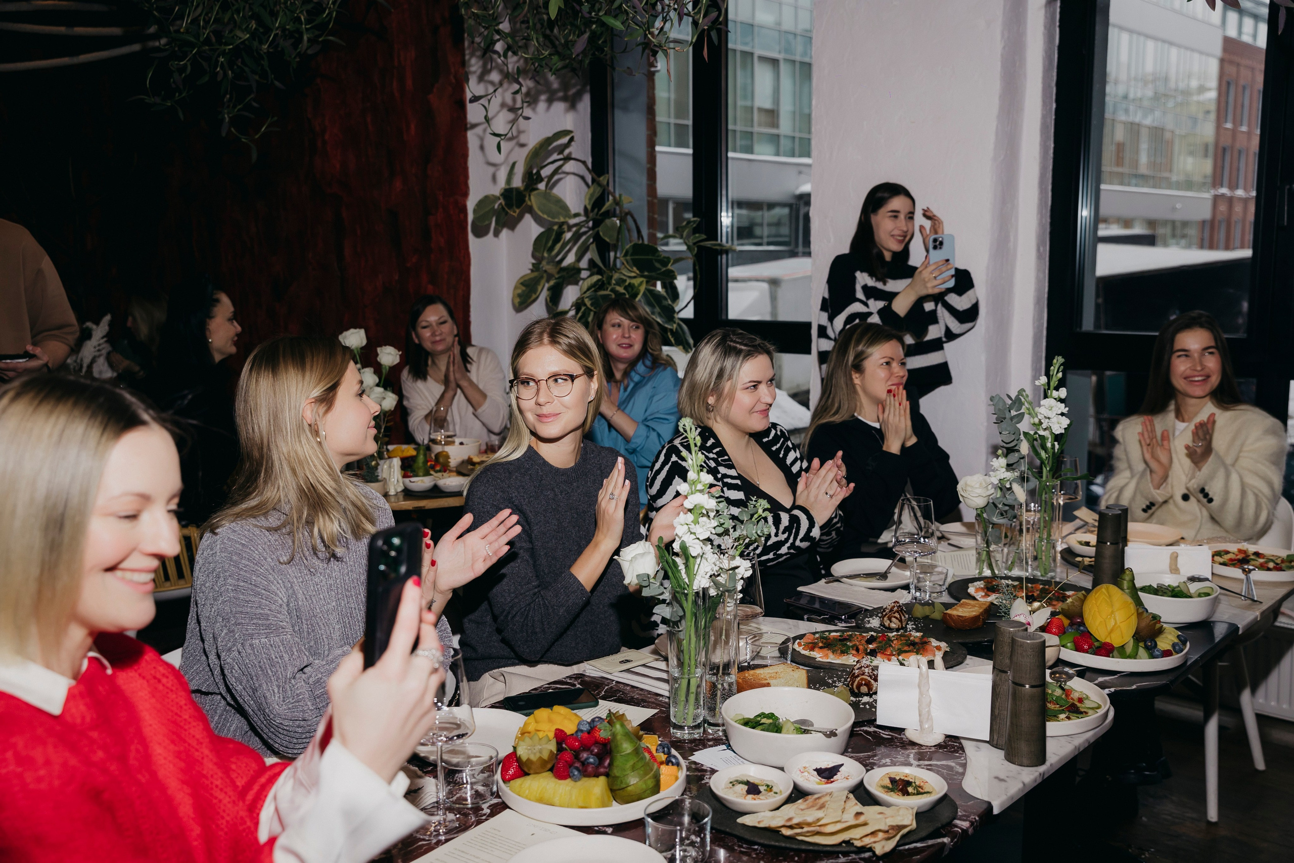 Бранч-знакомтво с Паруйром Минасяном. «Птичка на проводе»: информационный портал в Москве