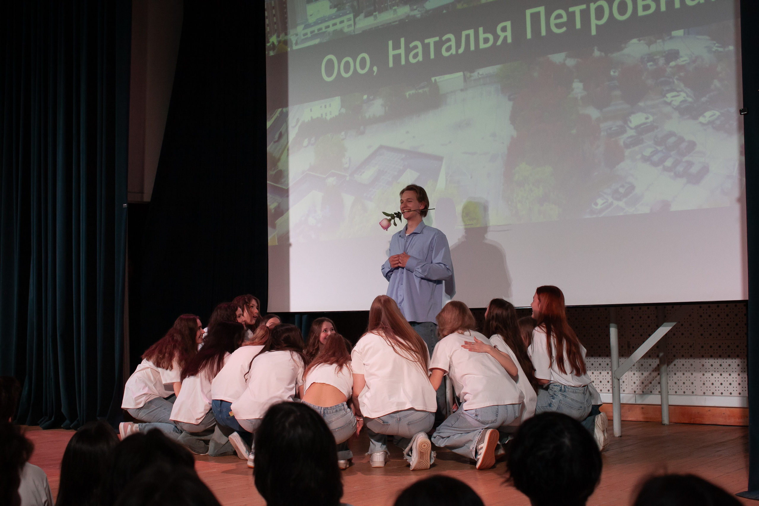 Последний звонок 2025 в Школе 1558 им. Росалии де Кастро. Выпускные альбомы Москва СВАО