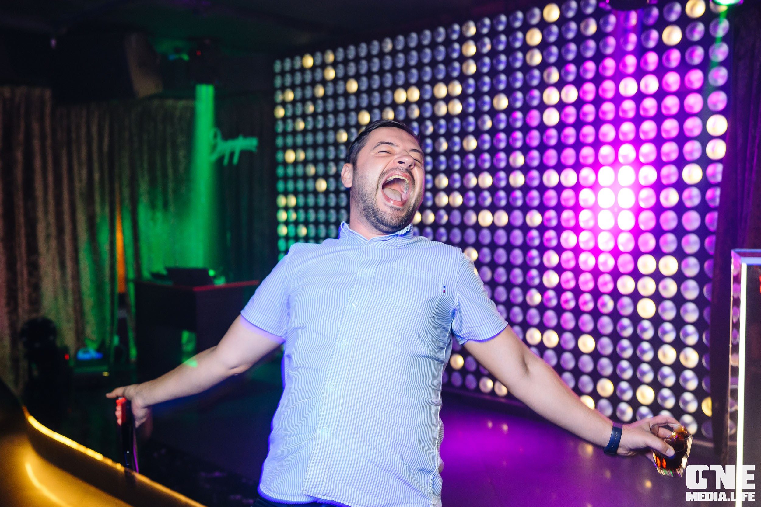 Фоторепортаж из караоке-клуба Эйфория. One Media Life: фоторепортажи, фотоотчеты с мероприятий и заведений