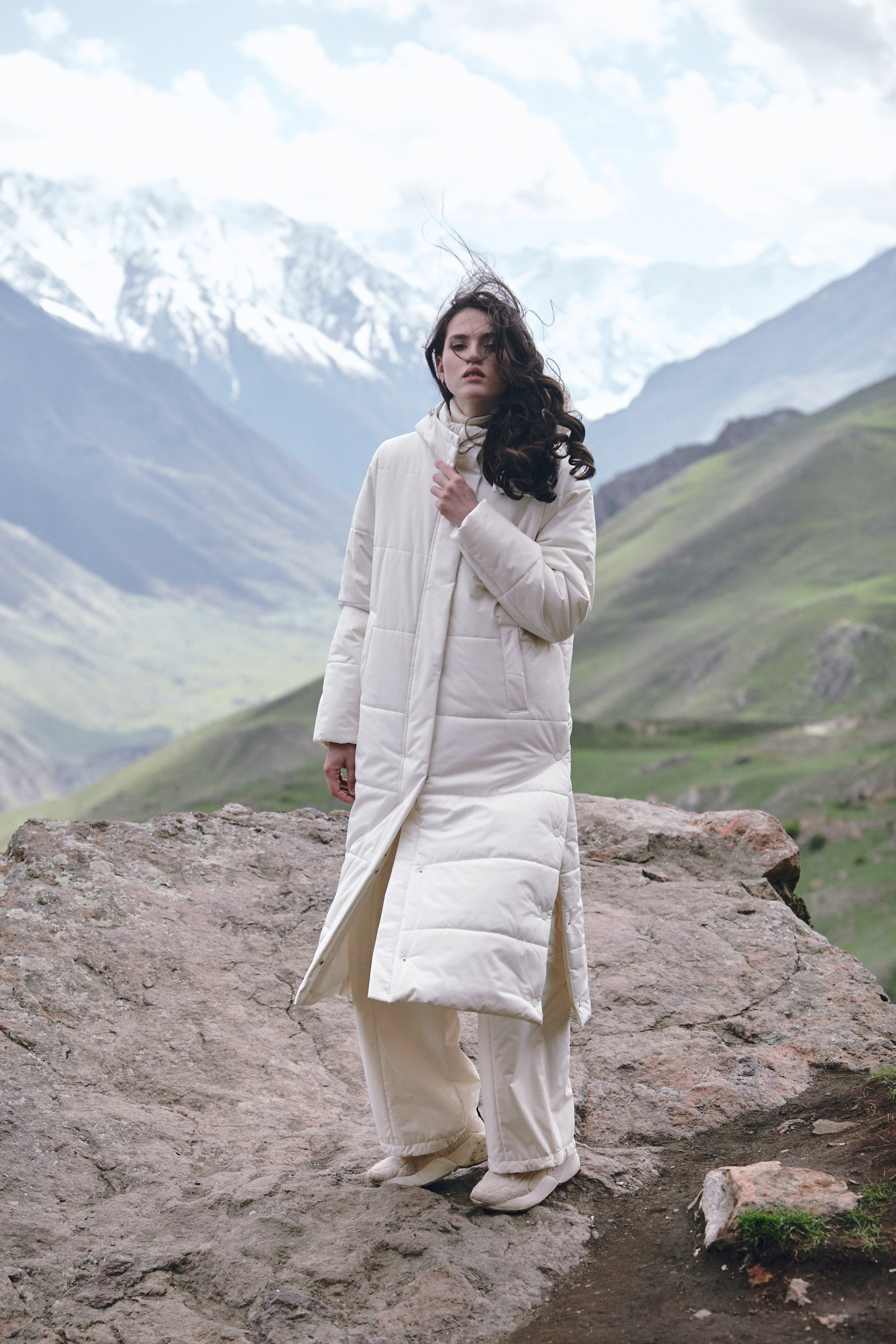 Съемка для бренда одежды в горах. Фотограф Продюсер в горах КБР / Москва Нальчик Горы