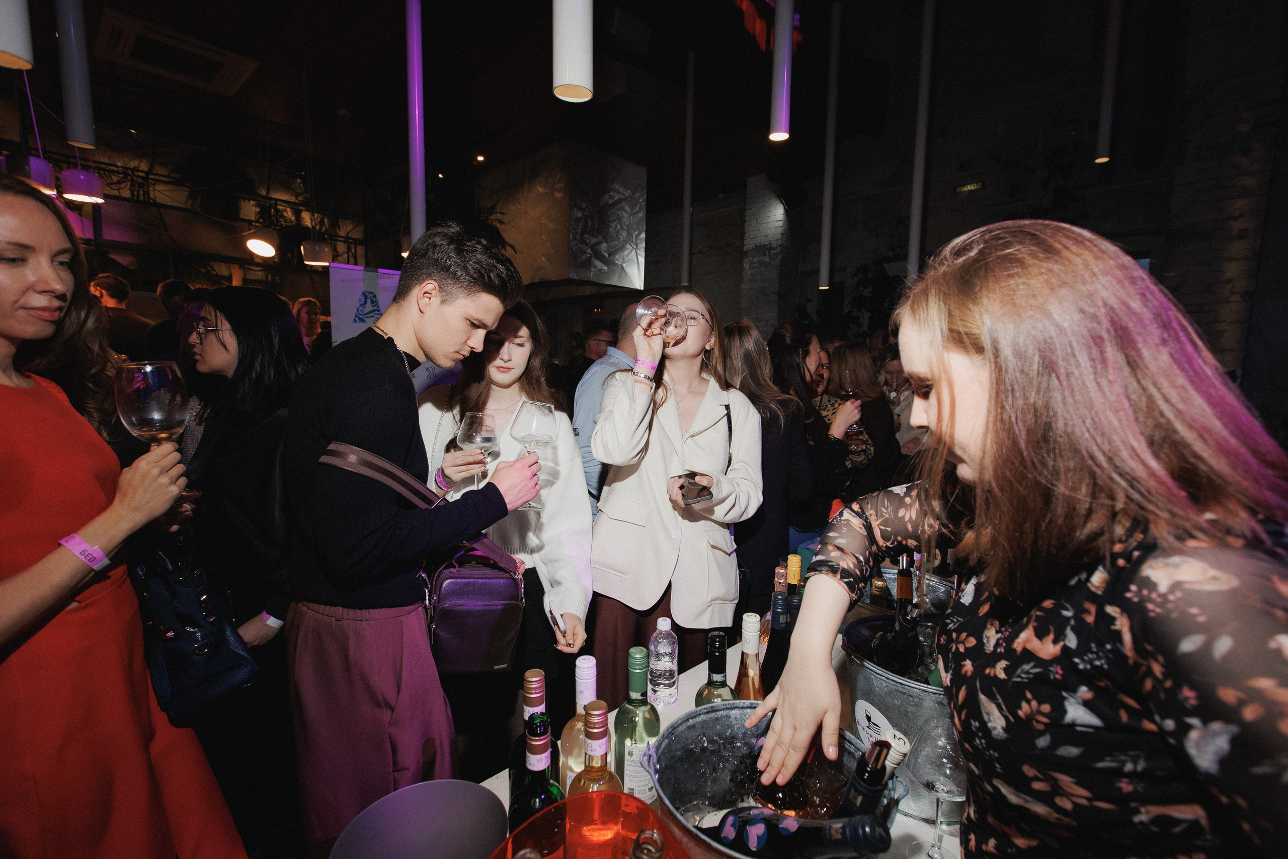 ВИННЫЙ ФЕСТИВАЛЬ. СВОИ. ФОТООТЧЕТЫ-СОБЫТИЯ-МЕСТА