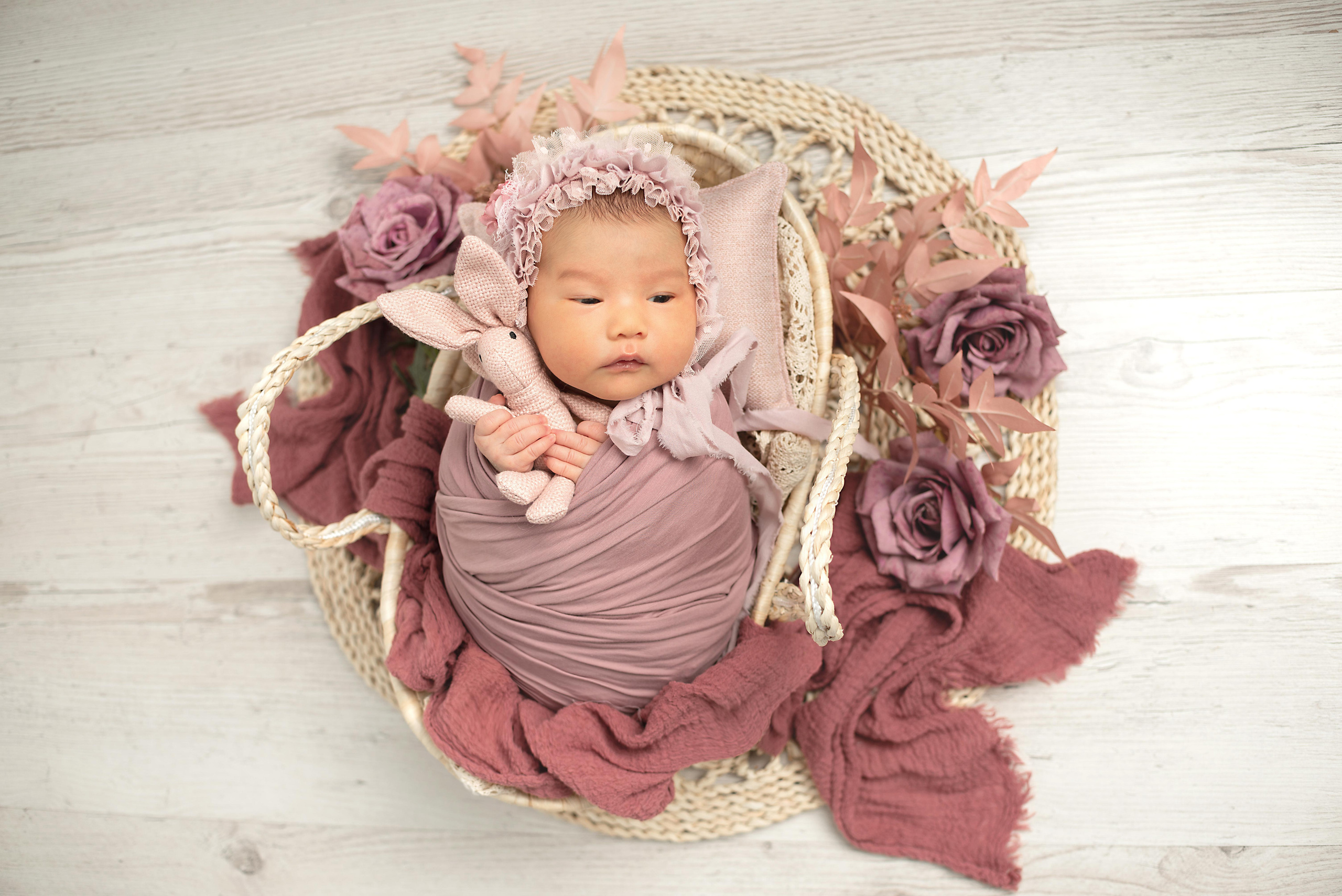 Ньюборн Крепыш малышка Вера мама Аида Калыгулова. Фотограф новорожденных в Нижневартовске Лара Курдюкова