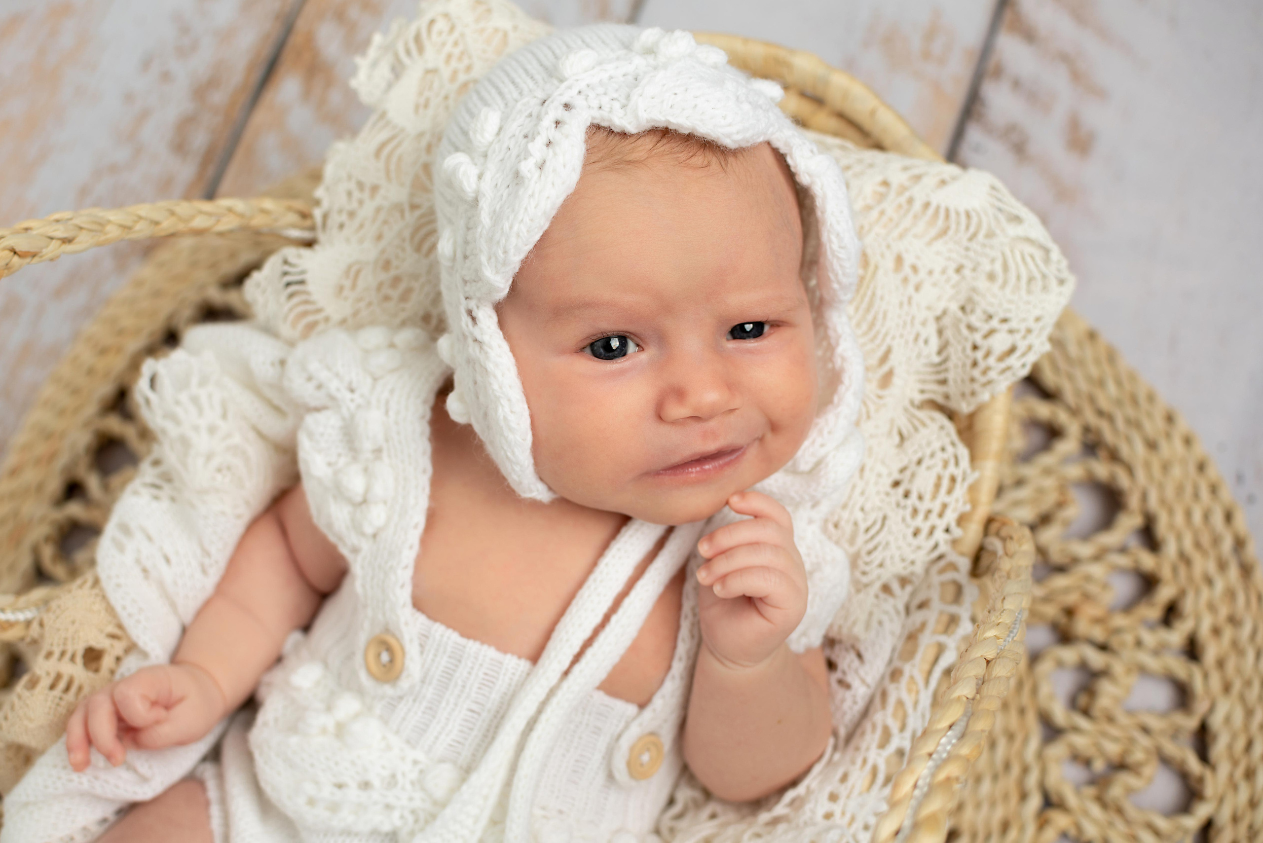 Ньюборн КРЕПЫШ малышка София мама Леся. Фотограф новорожденных в Нижневартовске Лара Курдюкова