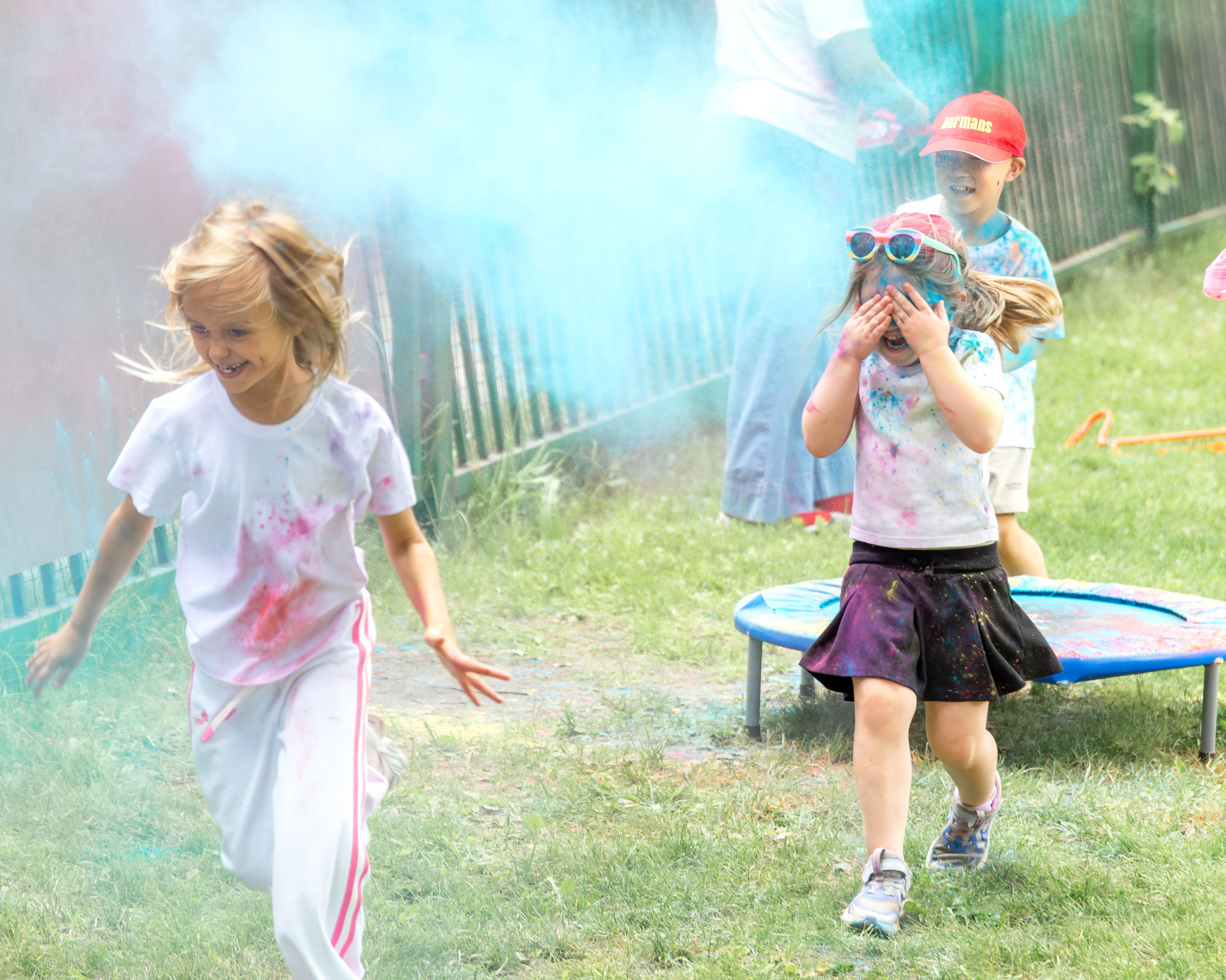 The International School of Moscow. Color Day. Выпускные альбомы для школы и детского сада — школьный фотограф Подольск, Троицк, Щербинка, Москва