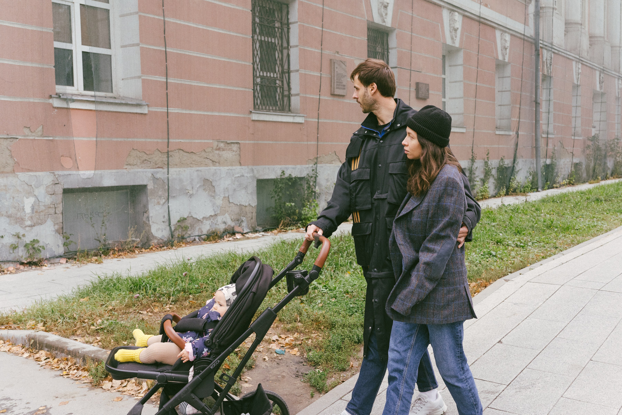Осенняя семейная репортажная лайфстайл фотосессия. Фотограф на роды Москва. Фотограф новорожденных Москва