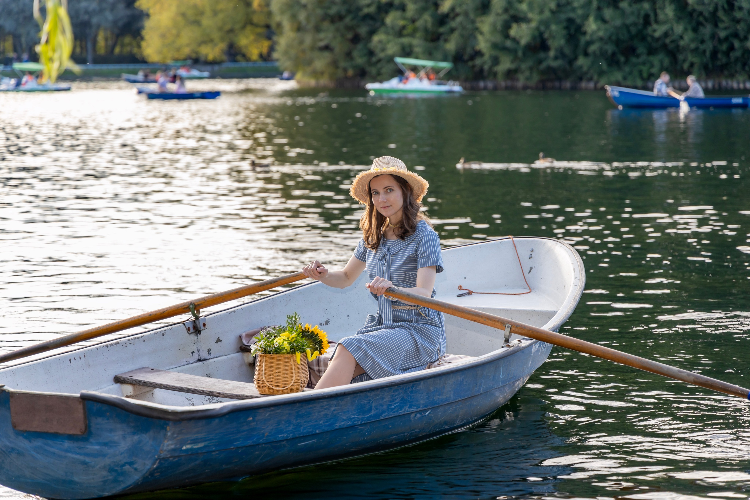 Фотосессия в Измайловском парке на лодке. Репортажный, семейный и студийный фотограф в Москве Демин Алексей