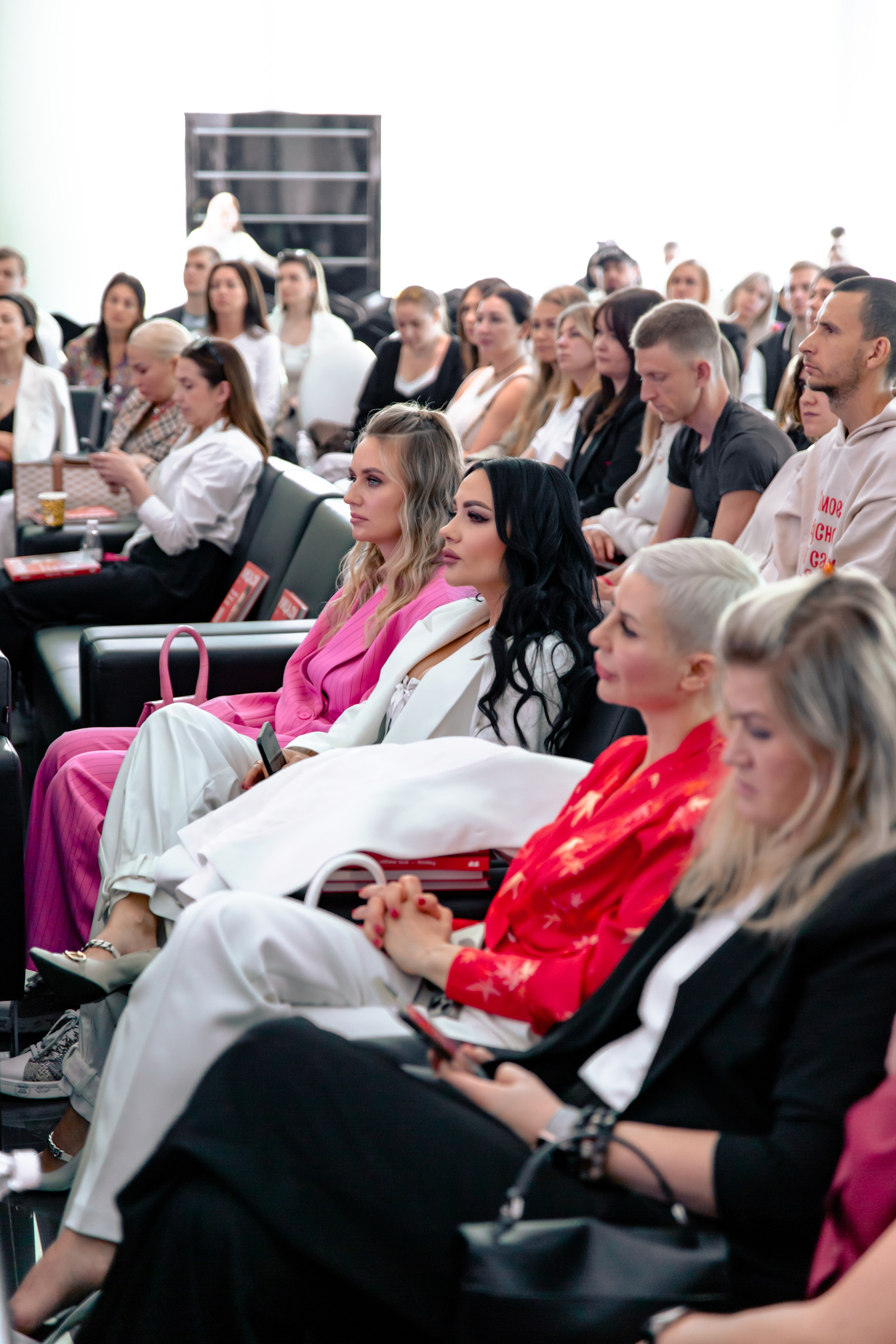 Люди изи КОНФА by RAKUSA GROUP. МЕДИА-РЕСУРС ХАБАРОВСК / Фотоотчеты / Репортажи / События