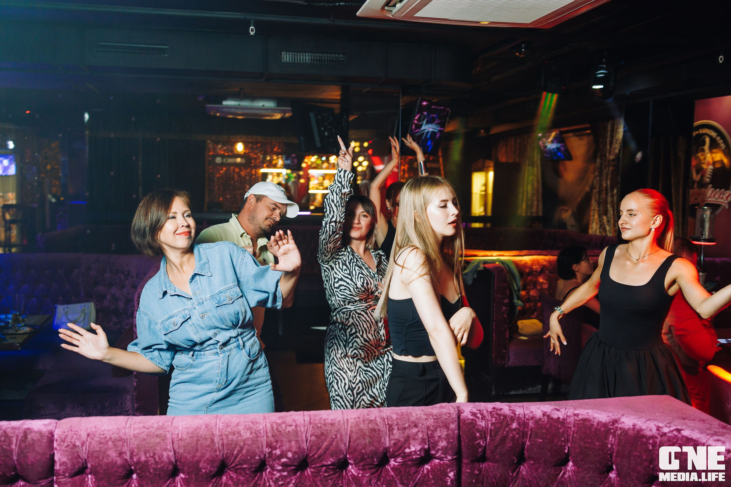 Фоторепортаж из караоке-клуба Эйфория. One Media Life: фоторепортажи, фотоотчеты с мероприятий и заведений