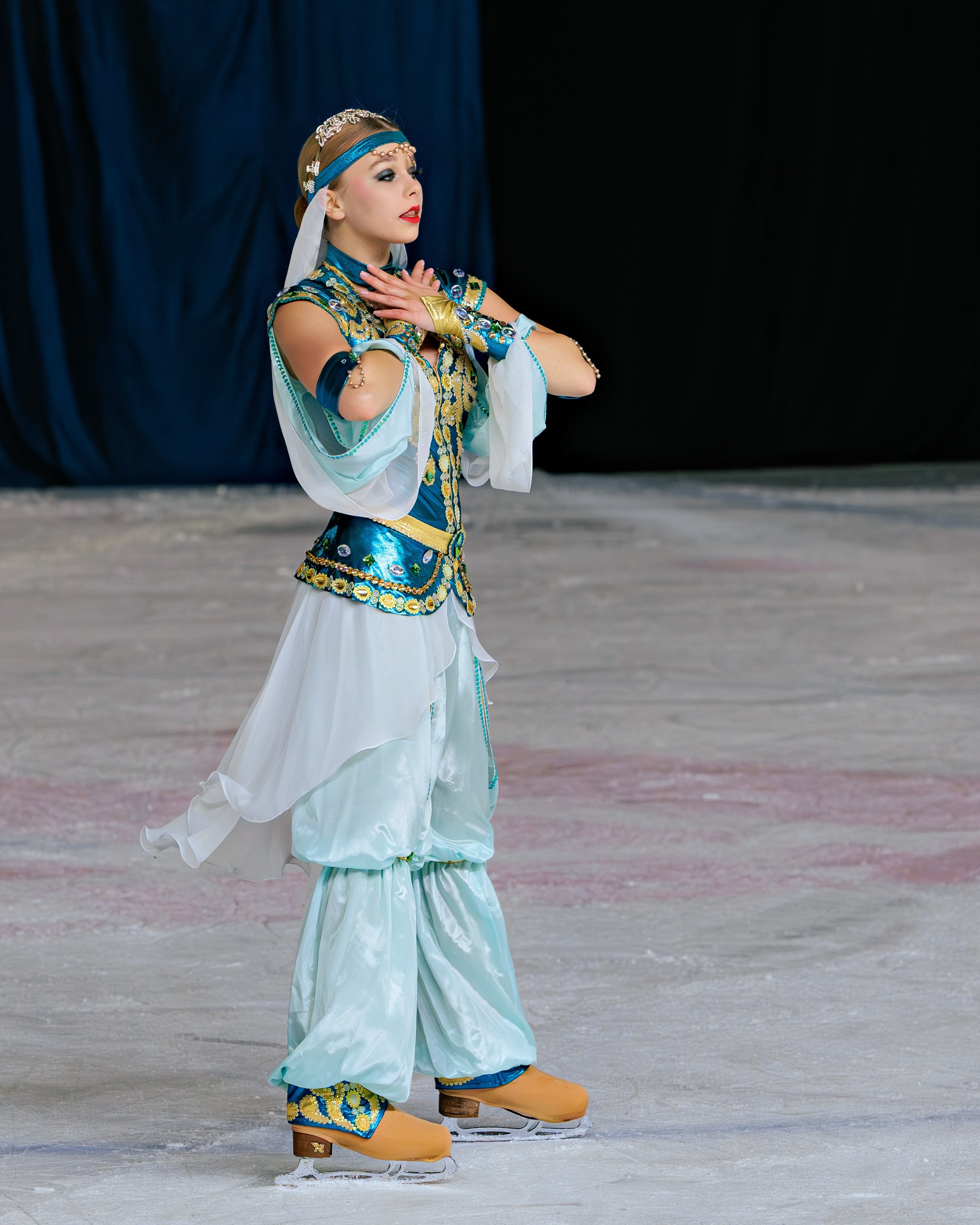 Детский театр на льду «АЛЕКО». Выпускные альбомы и школьный фотограф в Подольске, Троицке, Щербинке, Москве и Московской области