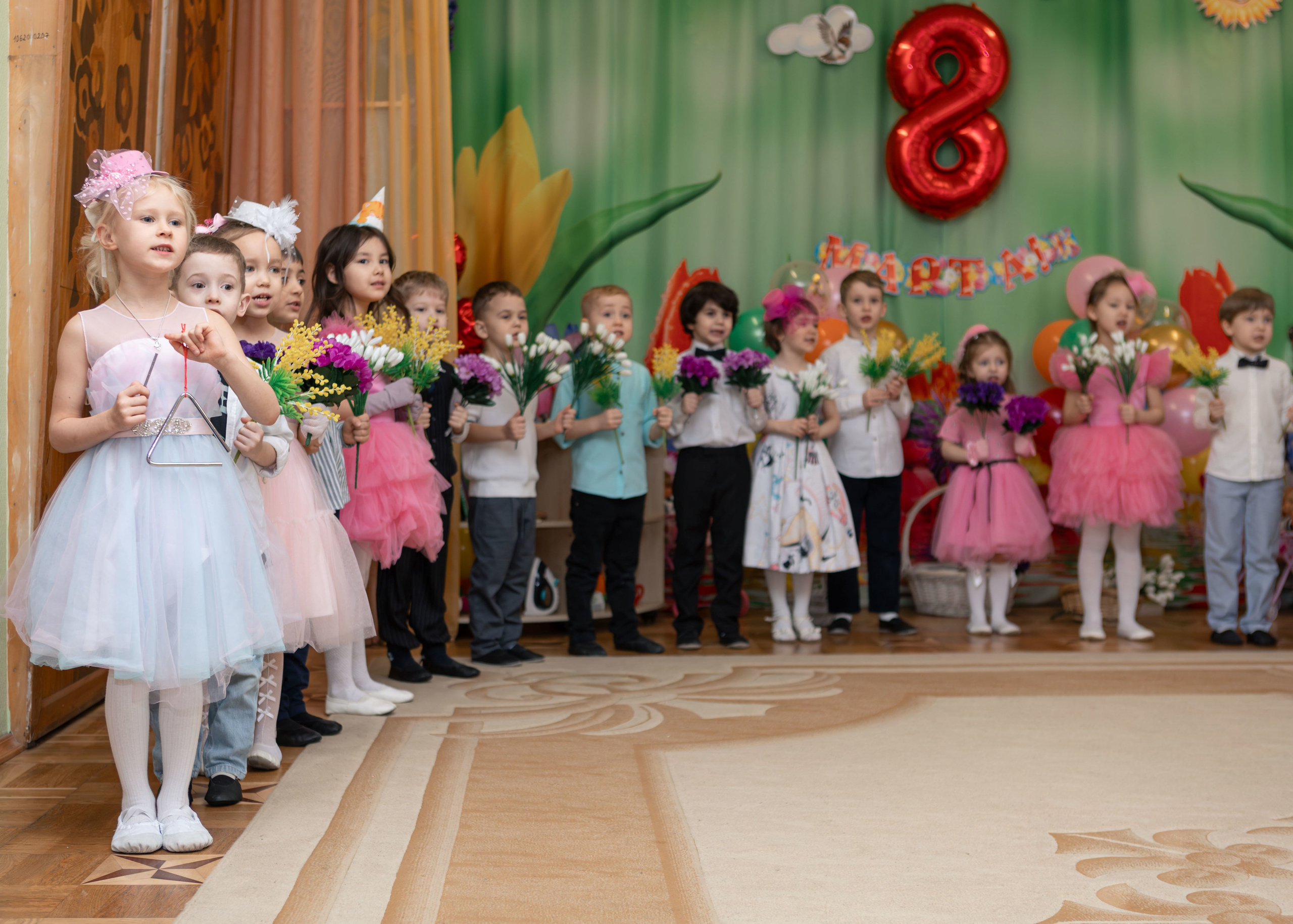 Утренник 8 Марта в детском саду № 1164 — группа «Сверчки»