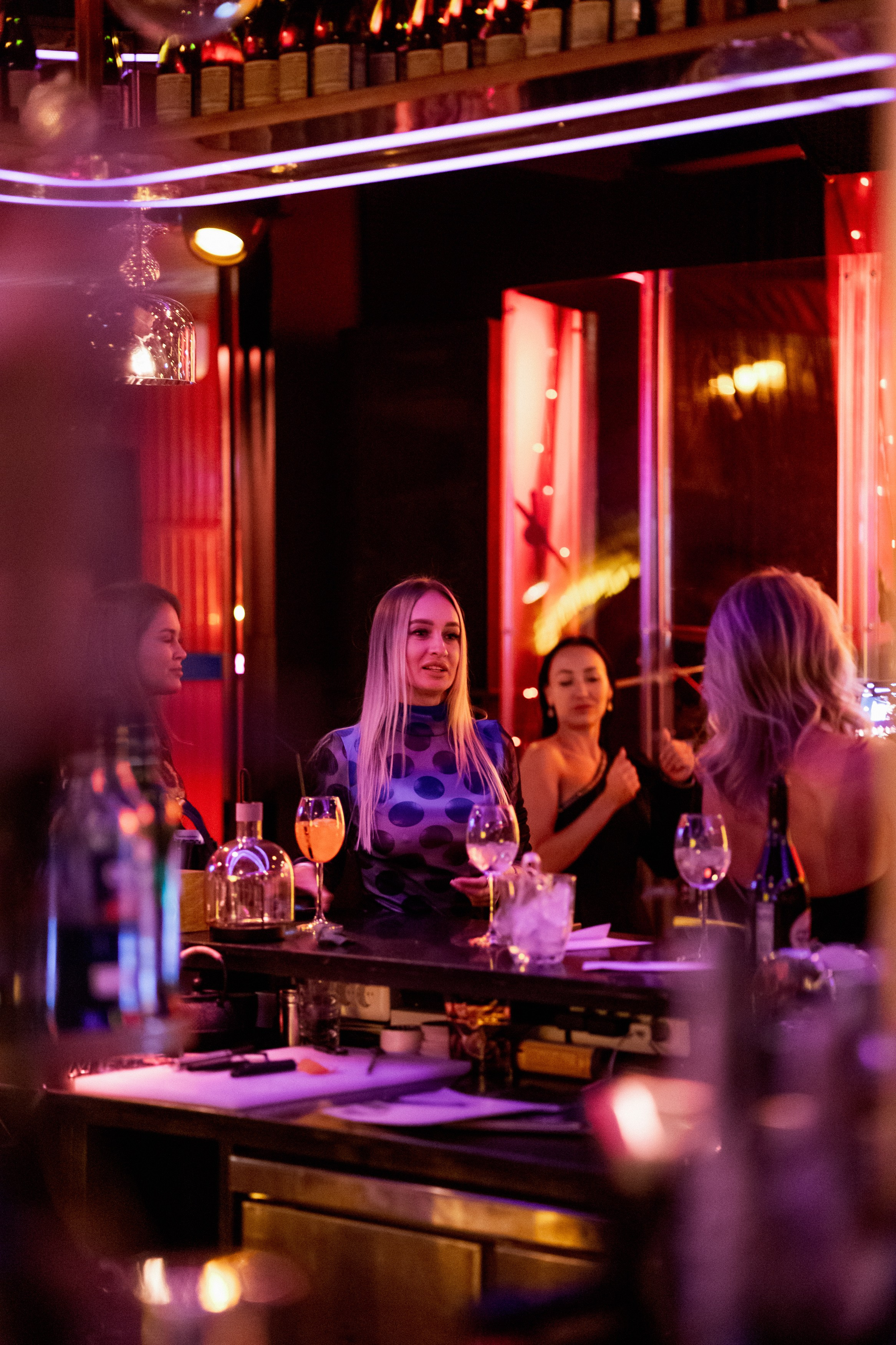 YANA URBAN: сольный концерт в «Анжелика Wineroom». СВОИ. ФОТООТЧЕТЫ-СОБЫТИЯ-МЕСТА