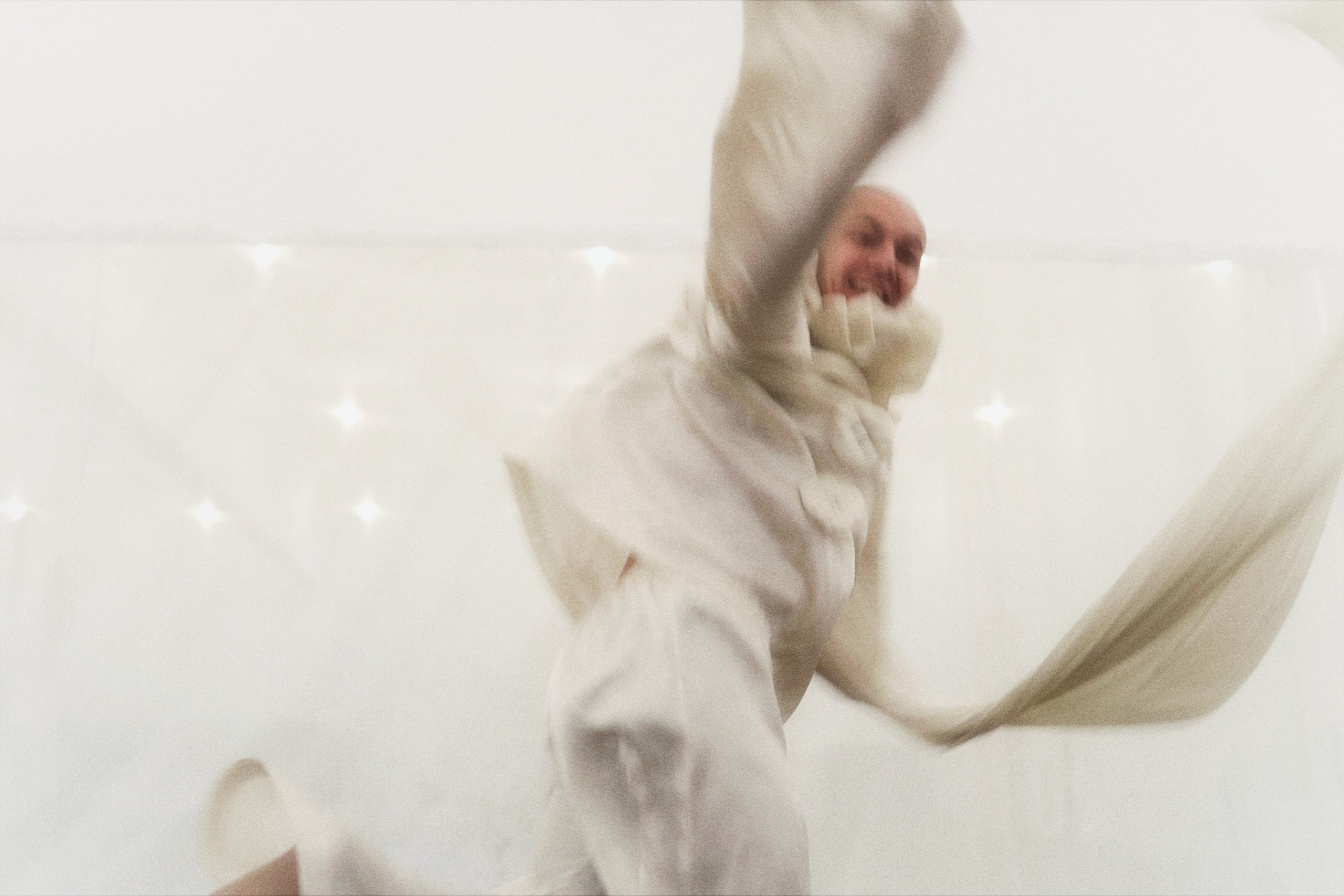 Pavel Alekhin, Clown-mime / Saint-Petersburg 2024. POLINA MÔMOT