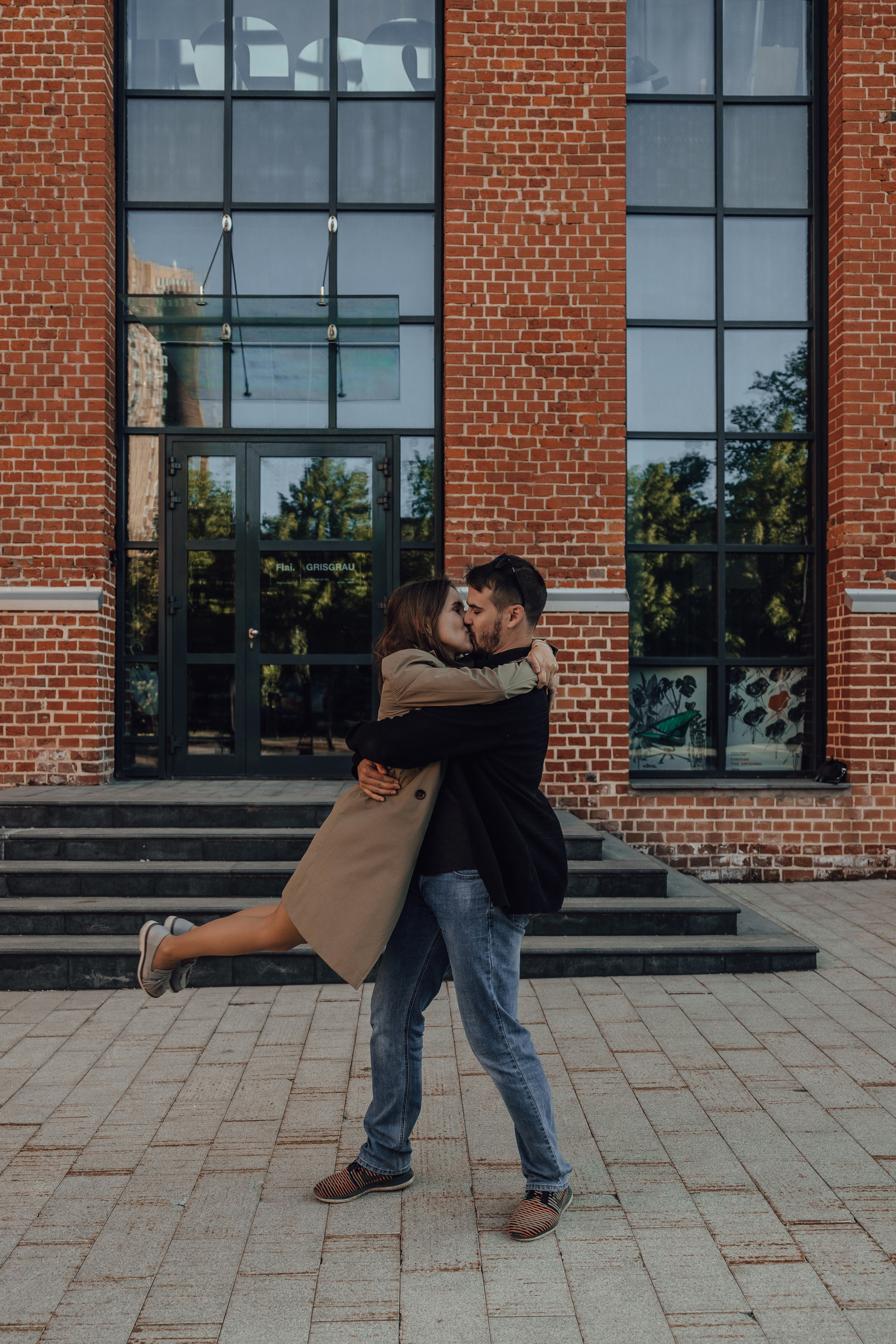 Lovestory в бизнес-квартале Арма. Свадебный фотограф в Москве Дарья Олендарёва