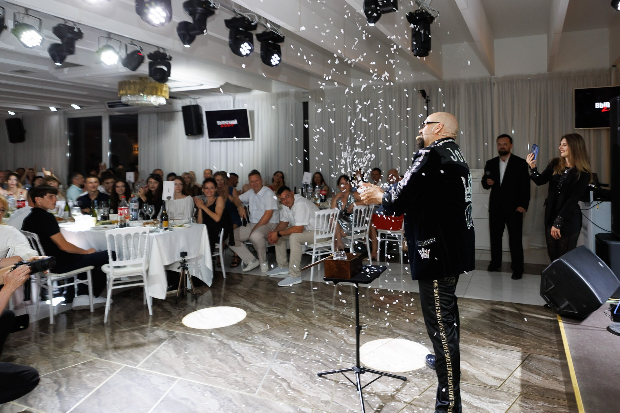 Выпускной вечер в Севастопольской гимназии № 1 имени А. С. Пушкина. Свадебный фотограф, фотосъемка в Крыму, Севастополе, Симферополе, Ялте