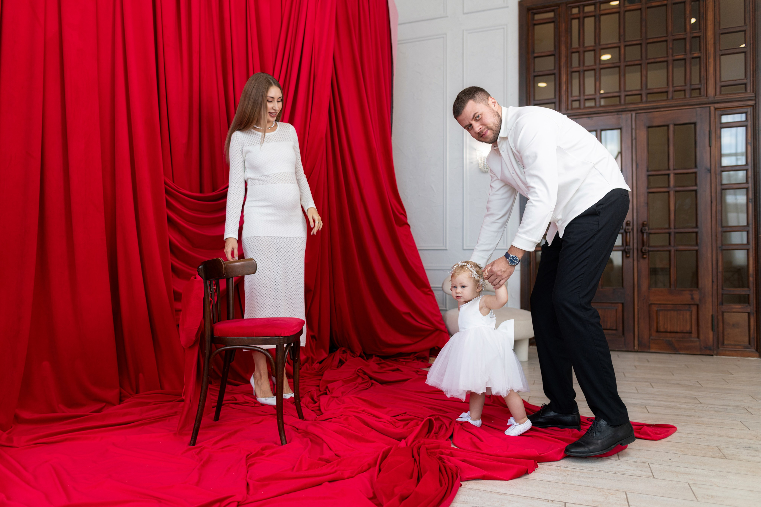 Семейная съемка для Яны и Дани в интерьере. Дмитрий Шульгин, портретный фотограф в Воронеже