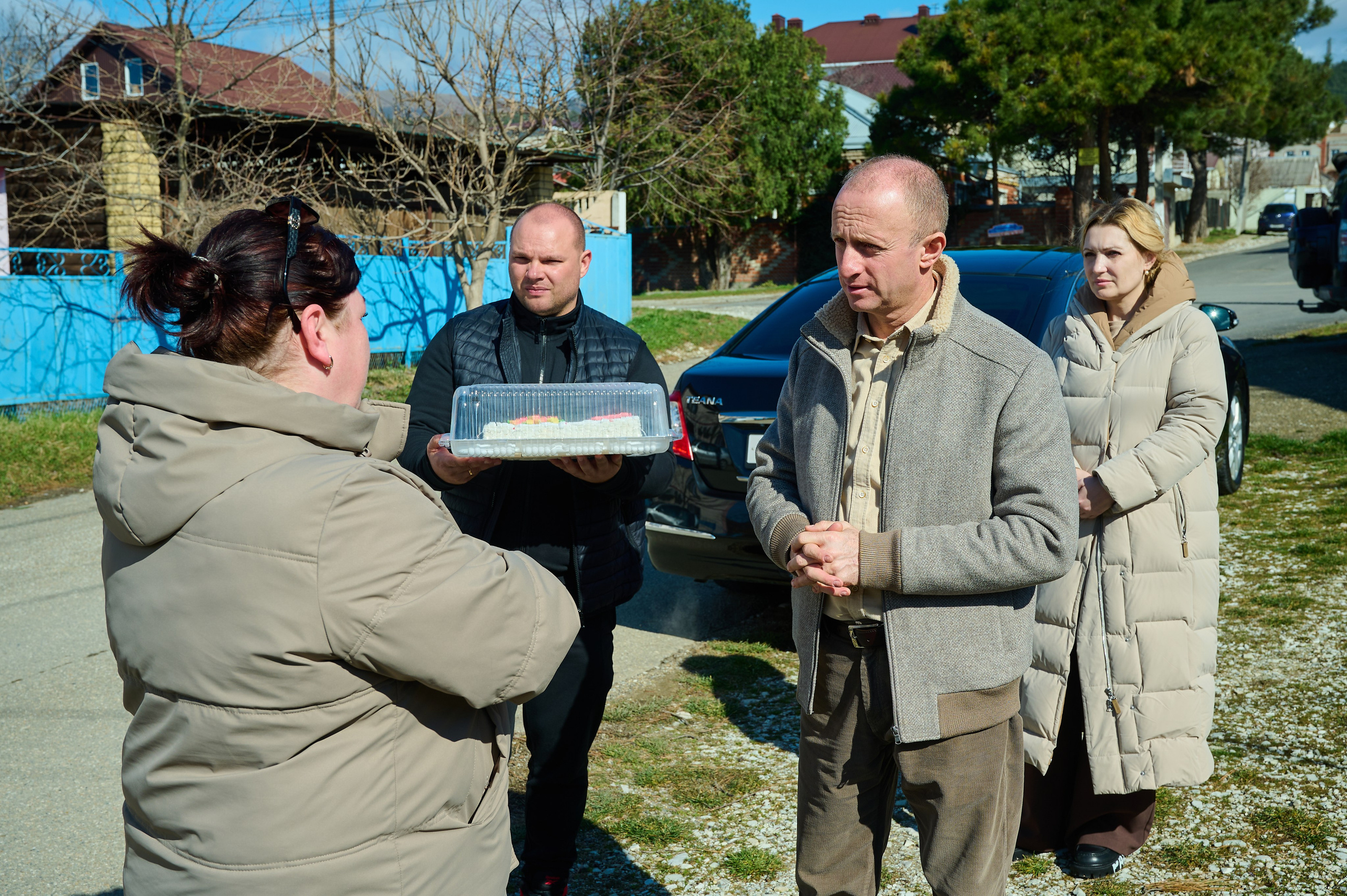 Поздравления девочкам Кабардинки от Главы округа Кялова Г.Е. Жизнь курорта Кабардинка в фотографиях