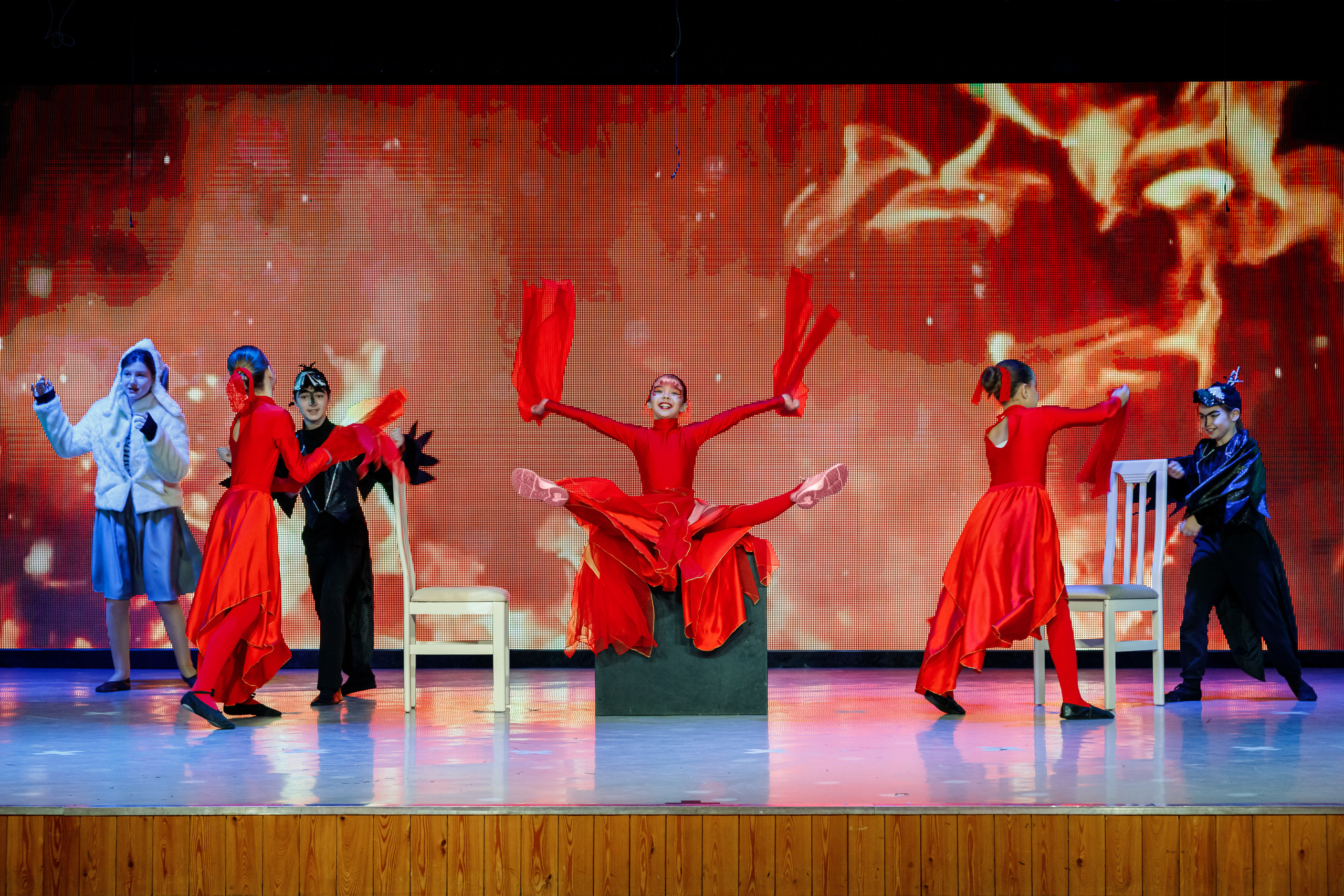 Загорелся кошкин дом