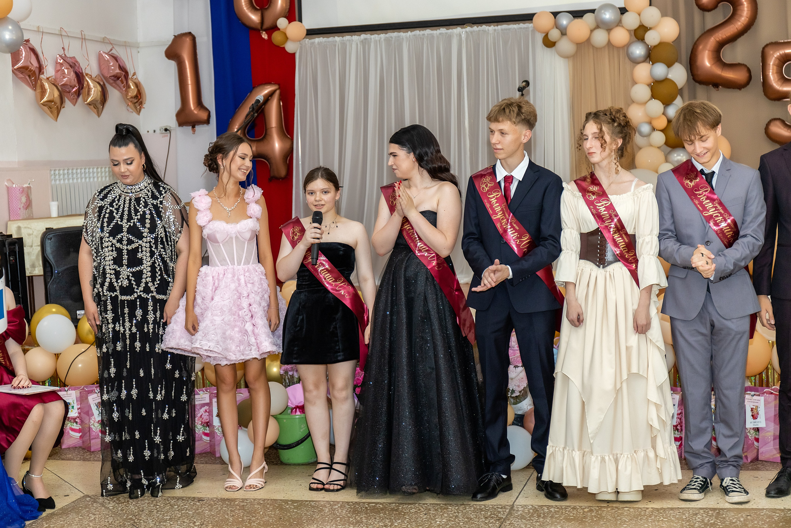 Выпускной. Школа 22, 11 класс. Стильный выпускной альбом Владивосток фотограф Вероника Мигачева