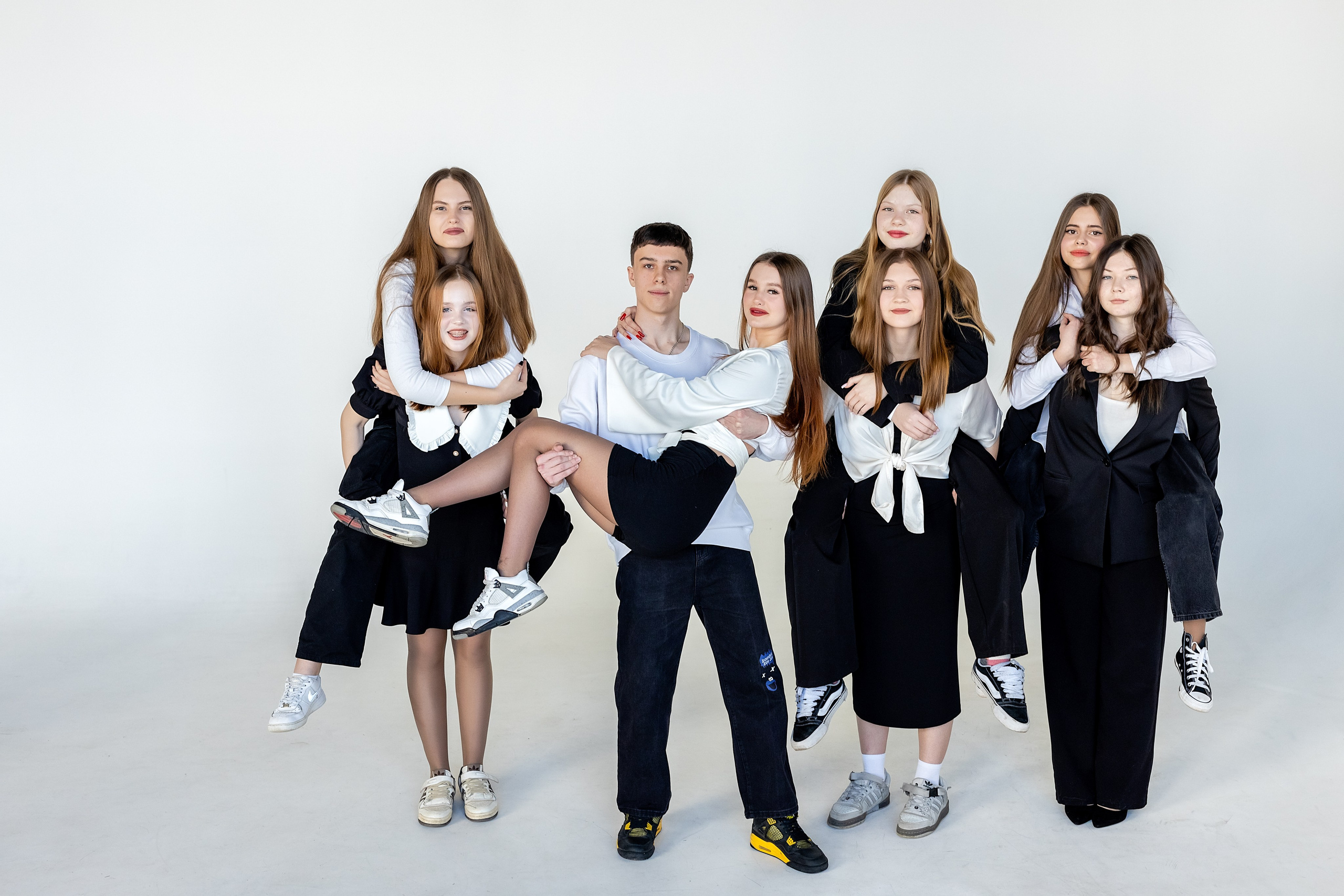 Школа 71, 9 класс. Владивосток. Стильный выпускной альбом Владивосток фотограф Вероника Мигачева