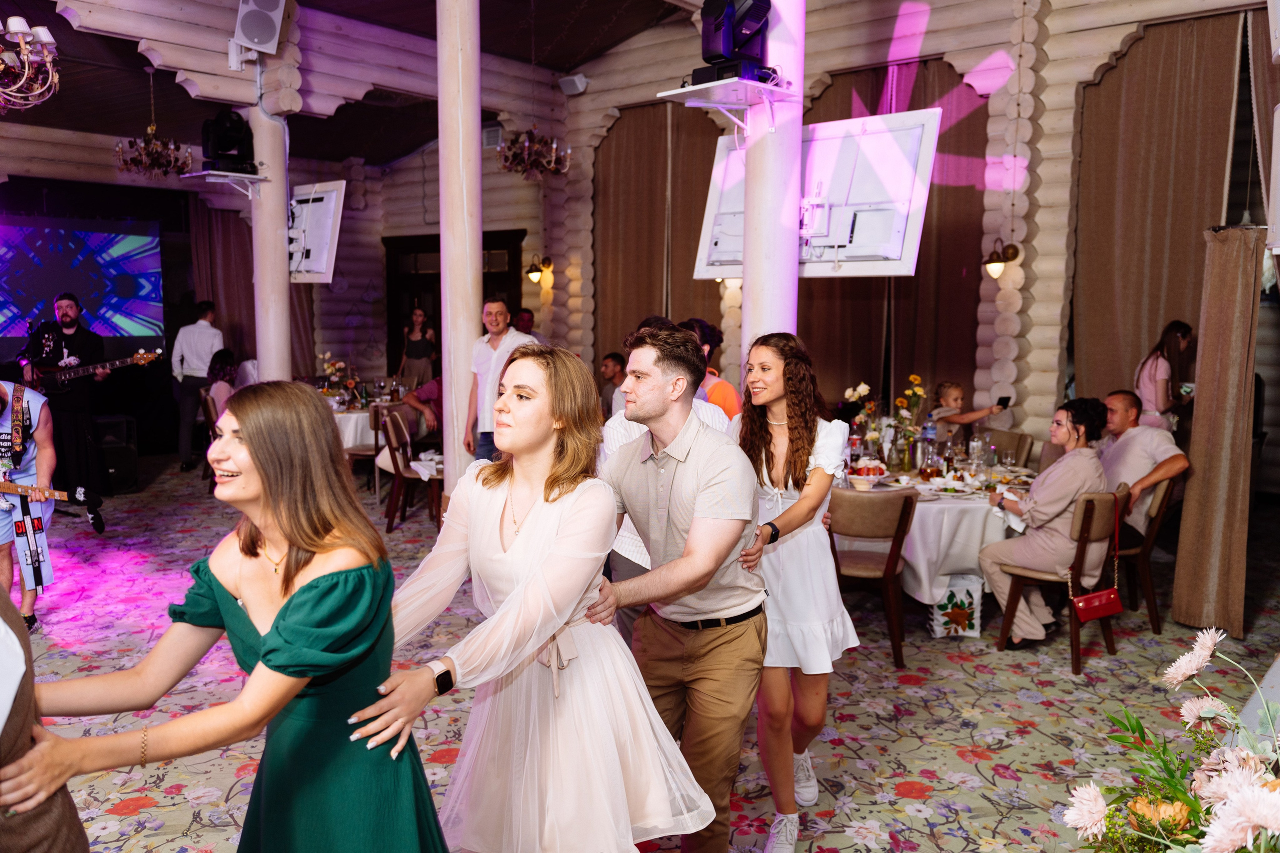 Свадьба Олега и Виктории в клубе «Ближняя дача»