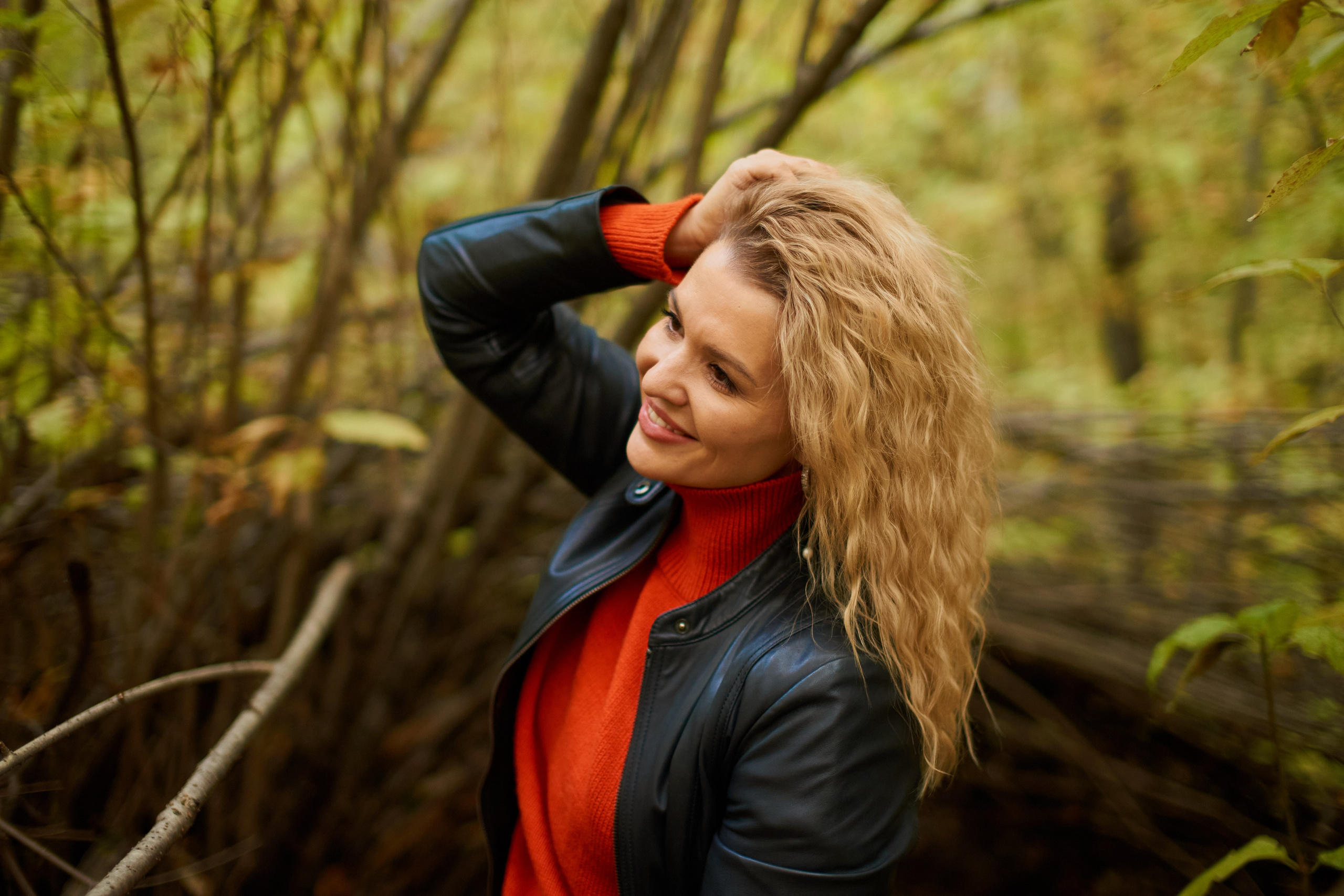 Красивая осенняя фотосессия для девушки в дендропарке Новосибирска. Репортажный и женский фотограф в Новосибирске