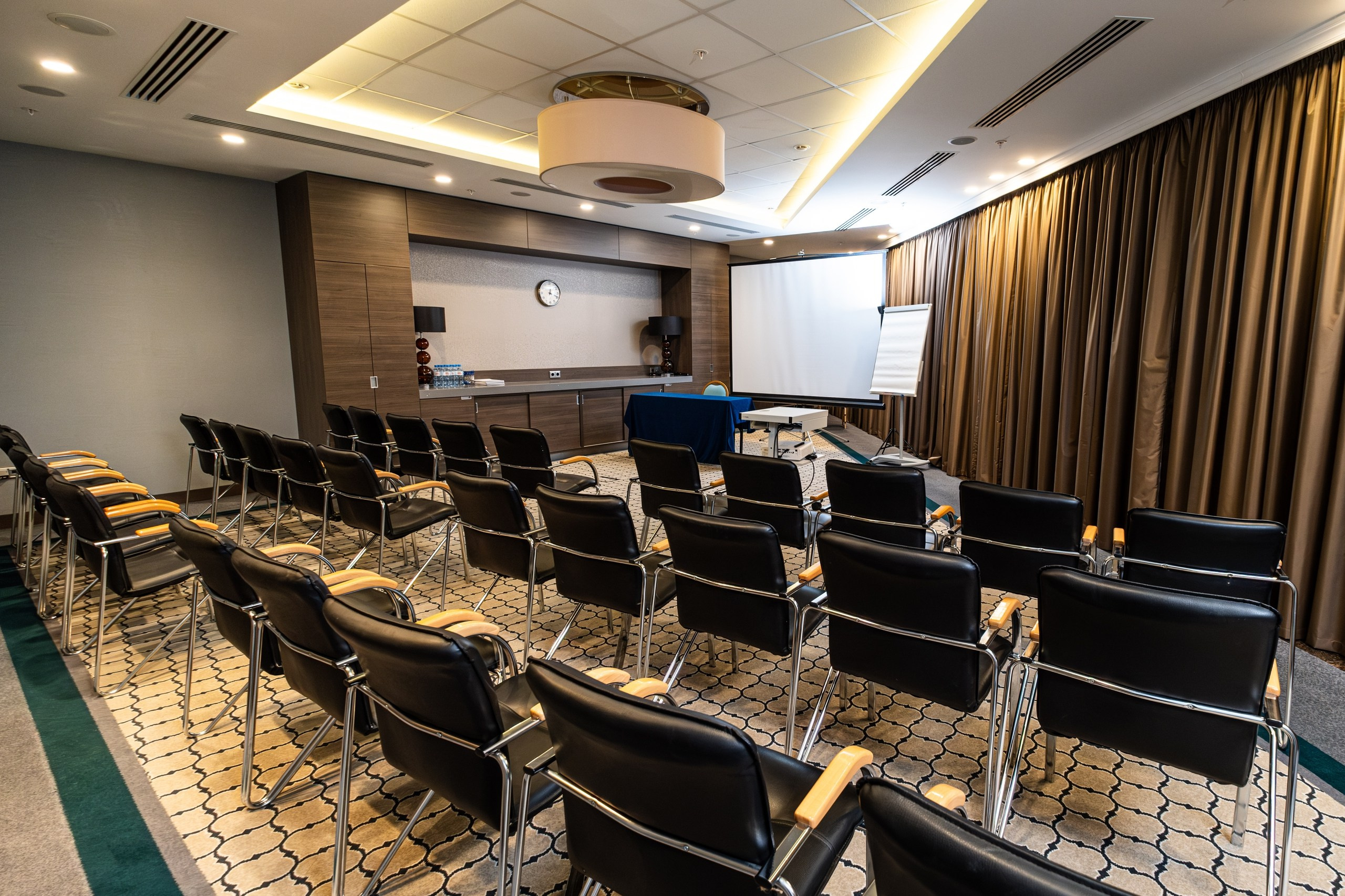 КП Мебель Град. Фотограф и видеограф в Тюмени Анна Жагорина, ваши фото еще не отдавали так быстро!