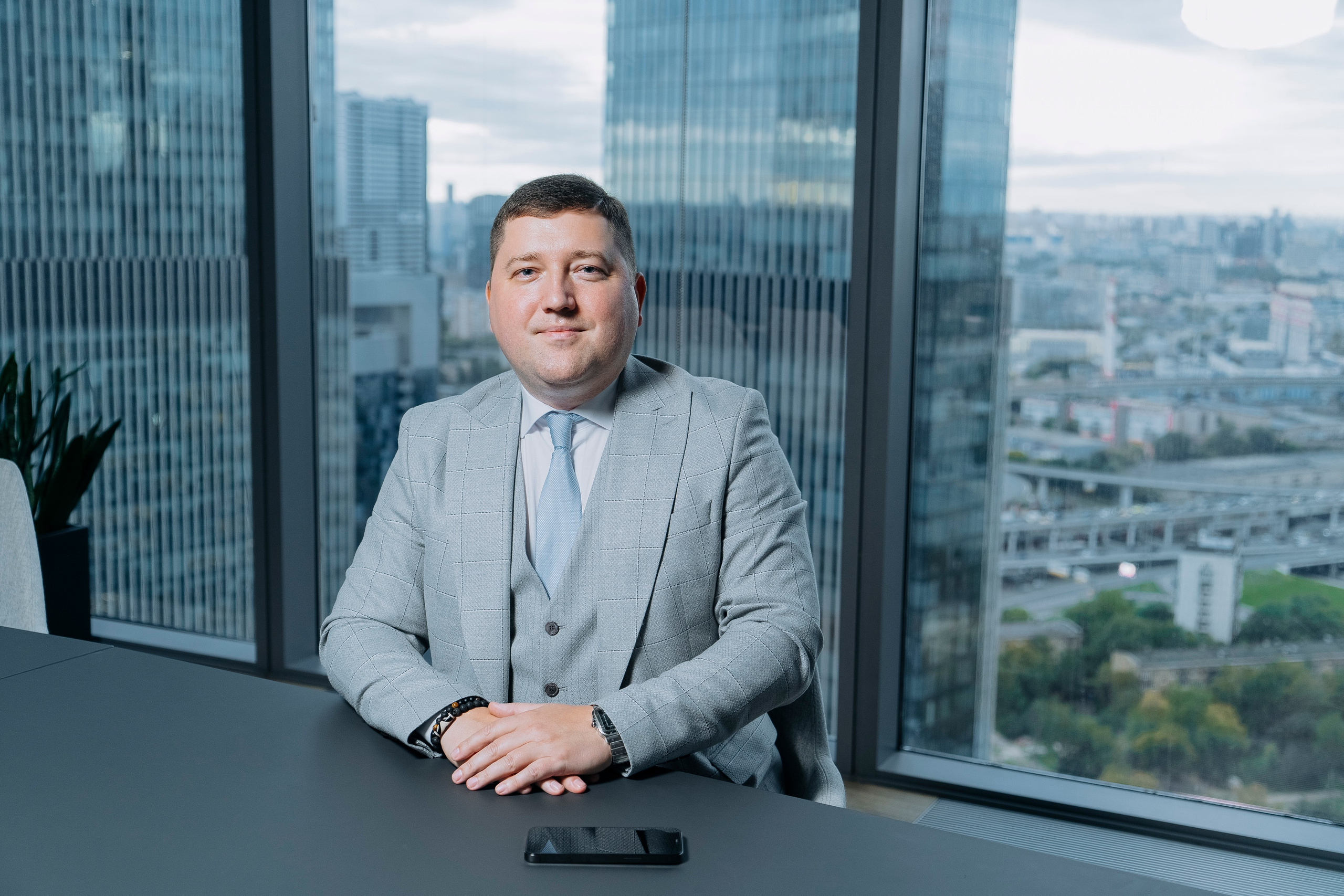 Деловая фотосессия в Москва-Сити. Профессиональный портретный фотограф в Москве Владимир Глаголев
