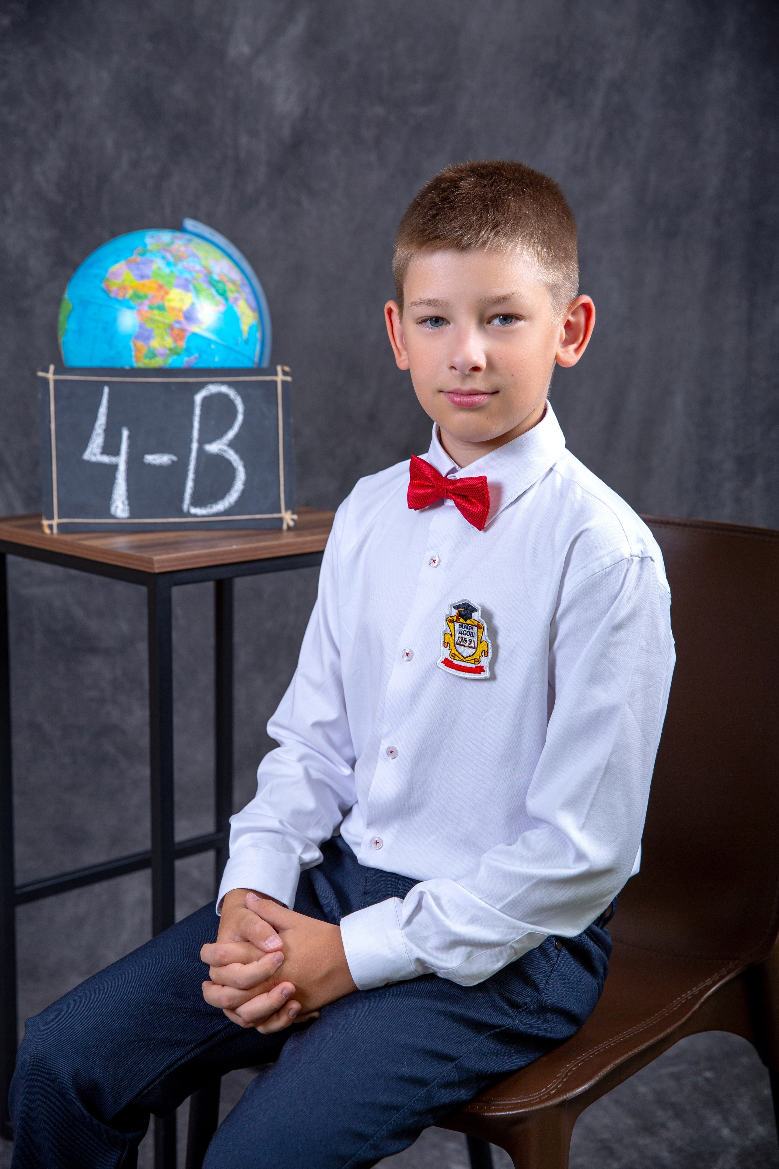 Цена на выпускные альбомы 4 класса. Выпускной альбом в Москве и Домодедово Вышка Школьный фотограф