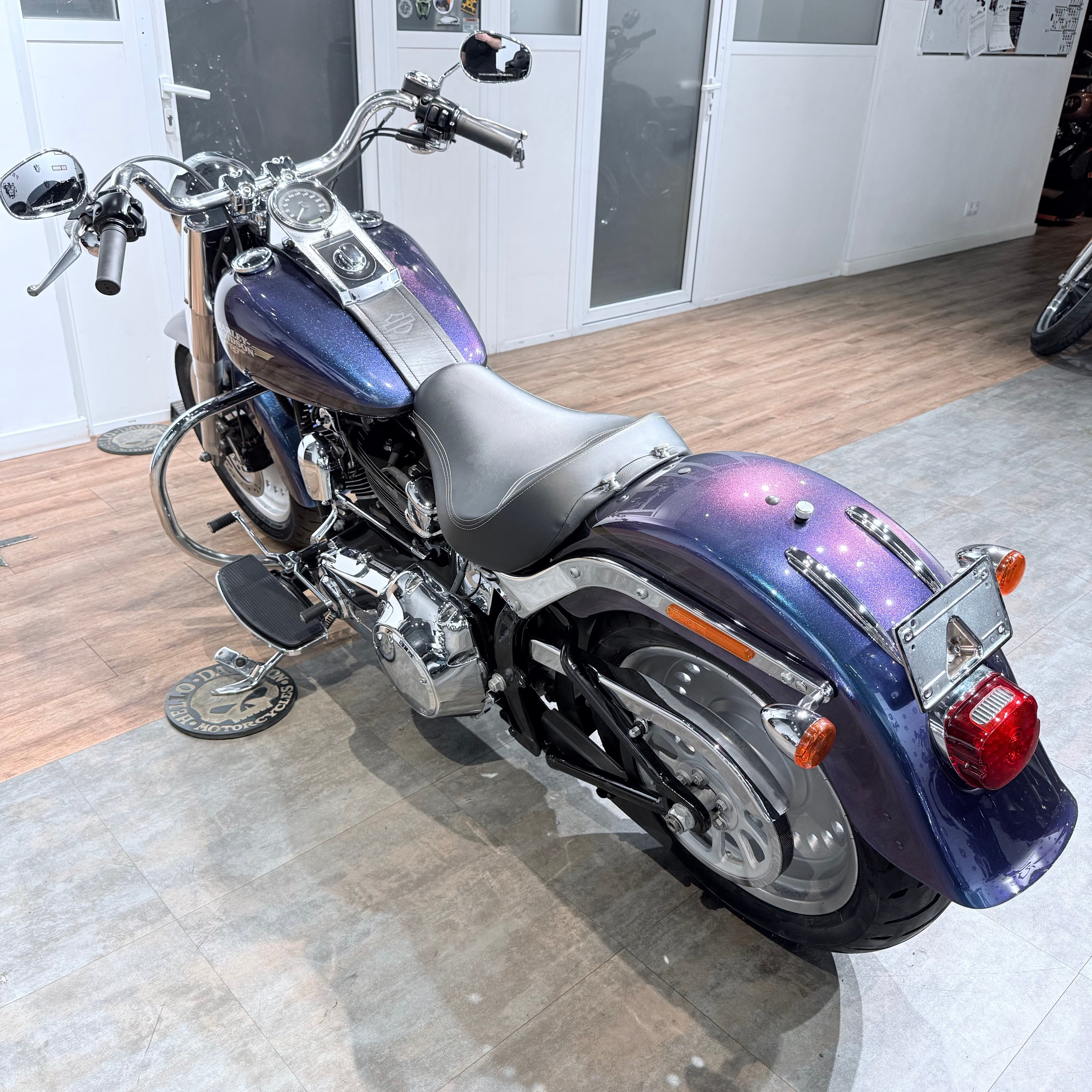 Мотоциклы Harley-Davidson 2010 Fat Boy (Flame Blue Pearl) (Softail) — купить мотоцикл. Hello Davidson, Москва. Только хорошие мотоциклы…