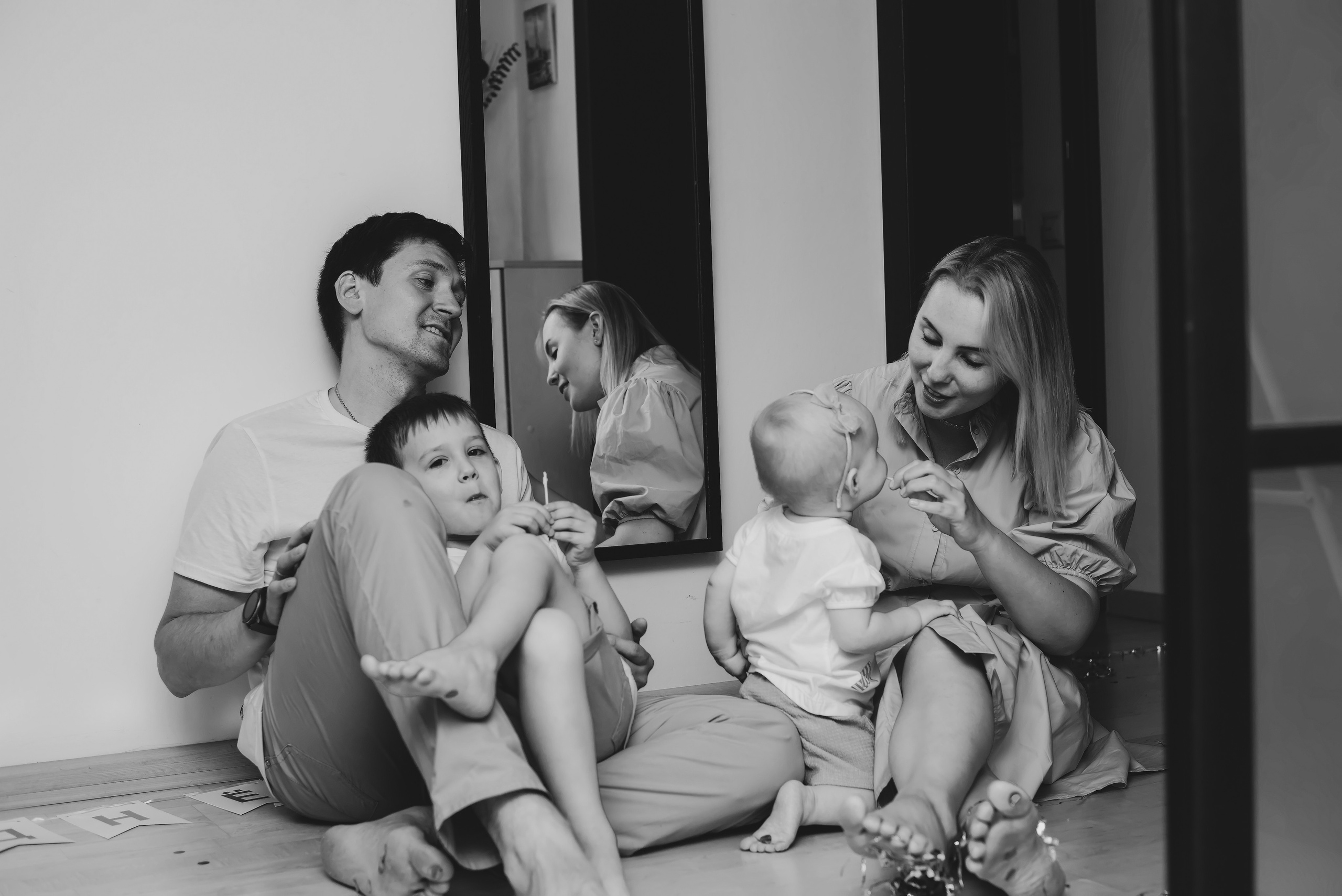 Домашняя семейная съемка на годик дочки. Фотограф • Фототерапевт г. Москва