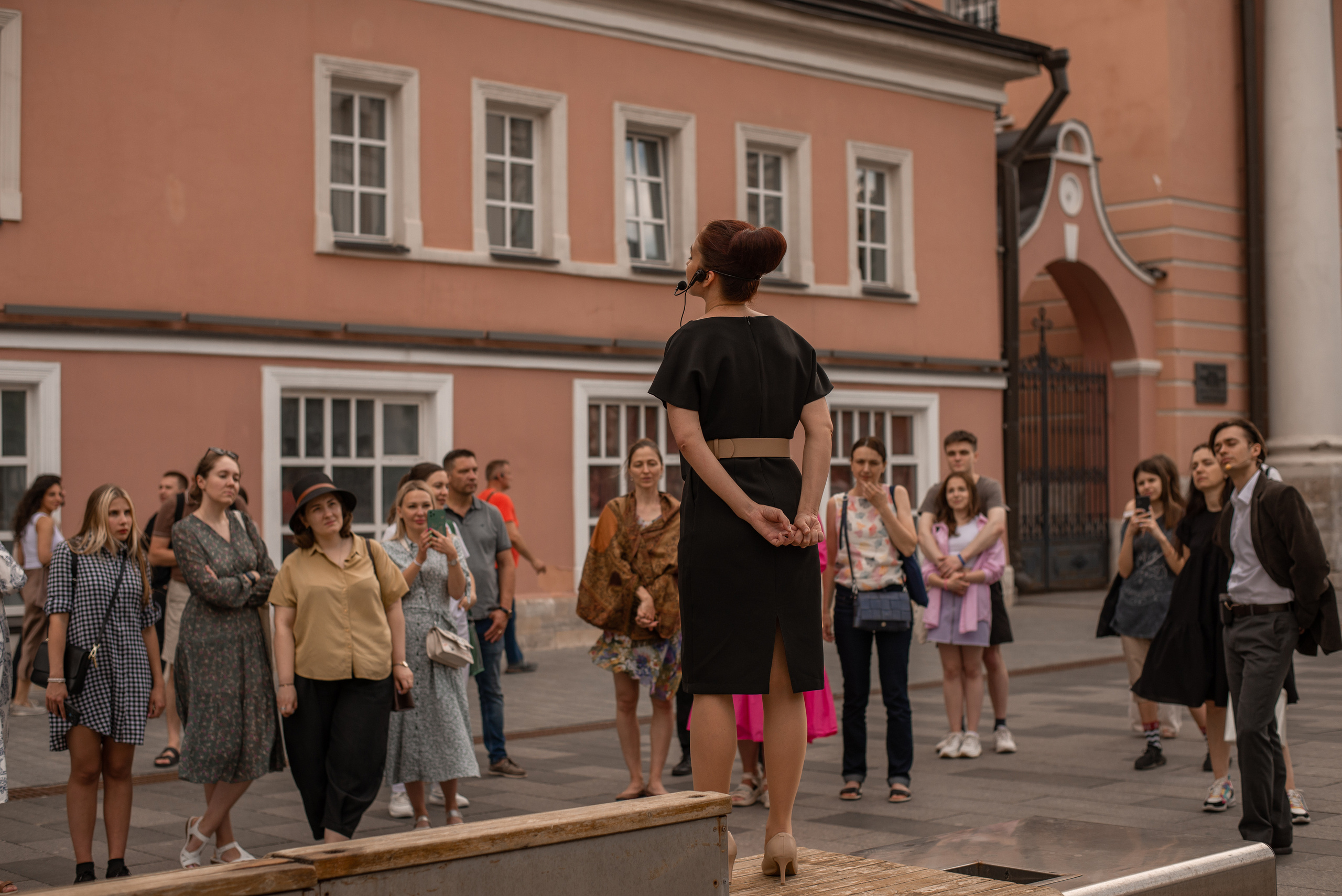 Спектакльпешком «Настроение Оттепель». Фотограф • Фототерапевт г. Москва