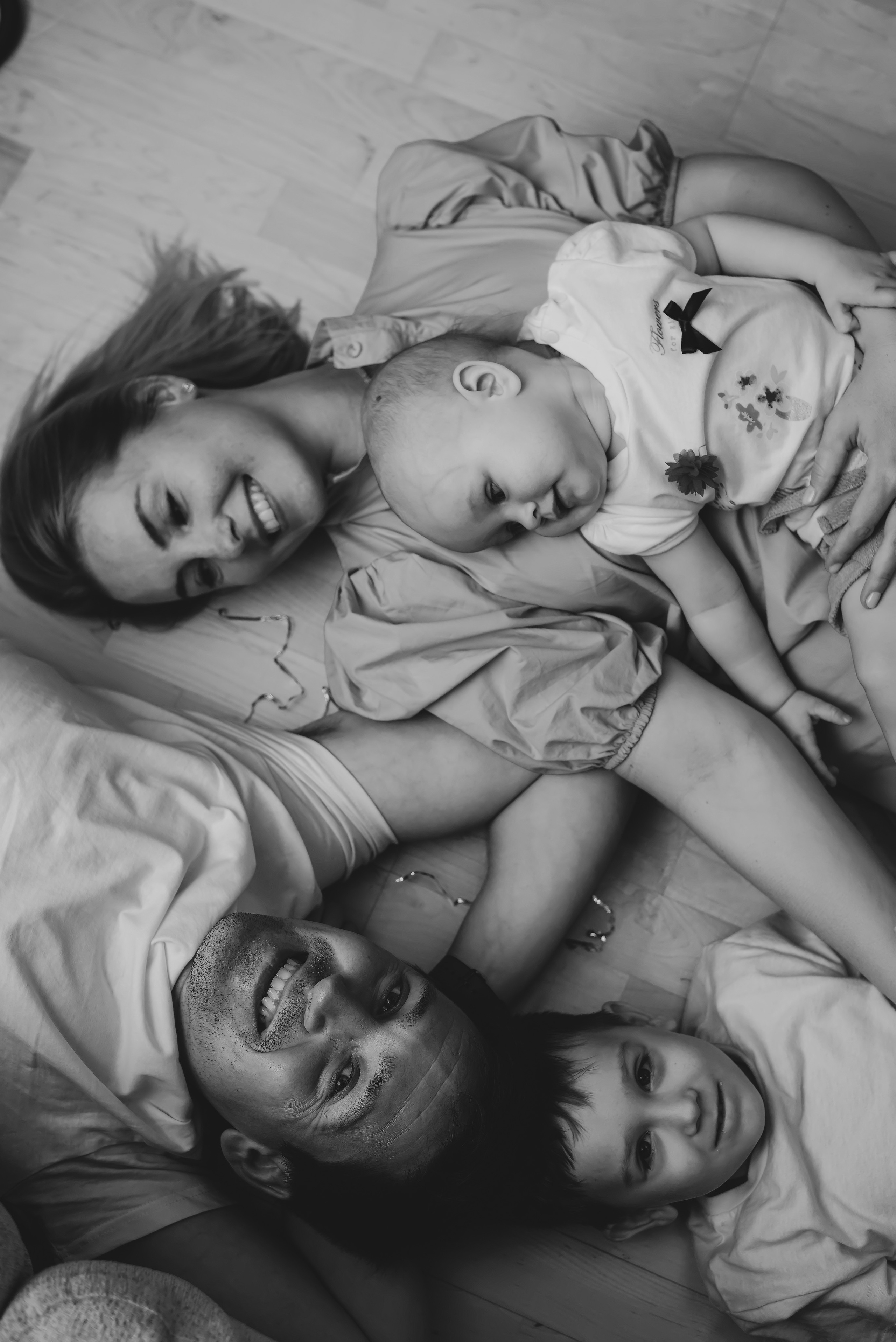 Домашняя семейная съемка на годик дочки. Фотограф • Фототерапевт г. Москва