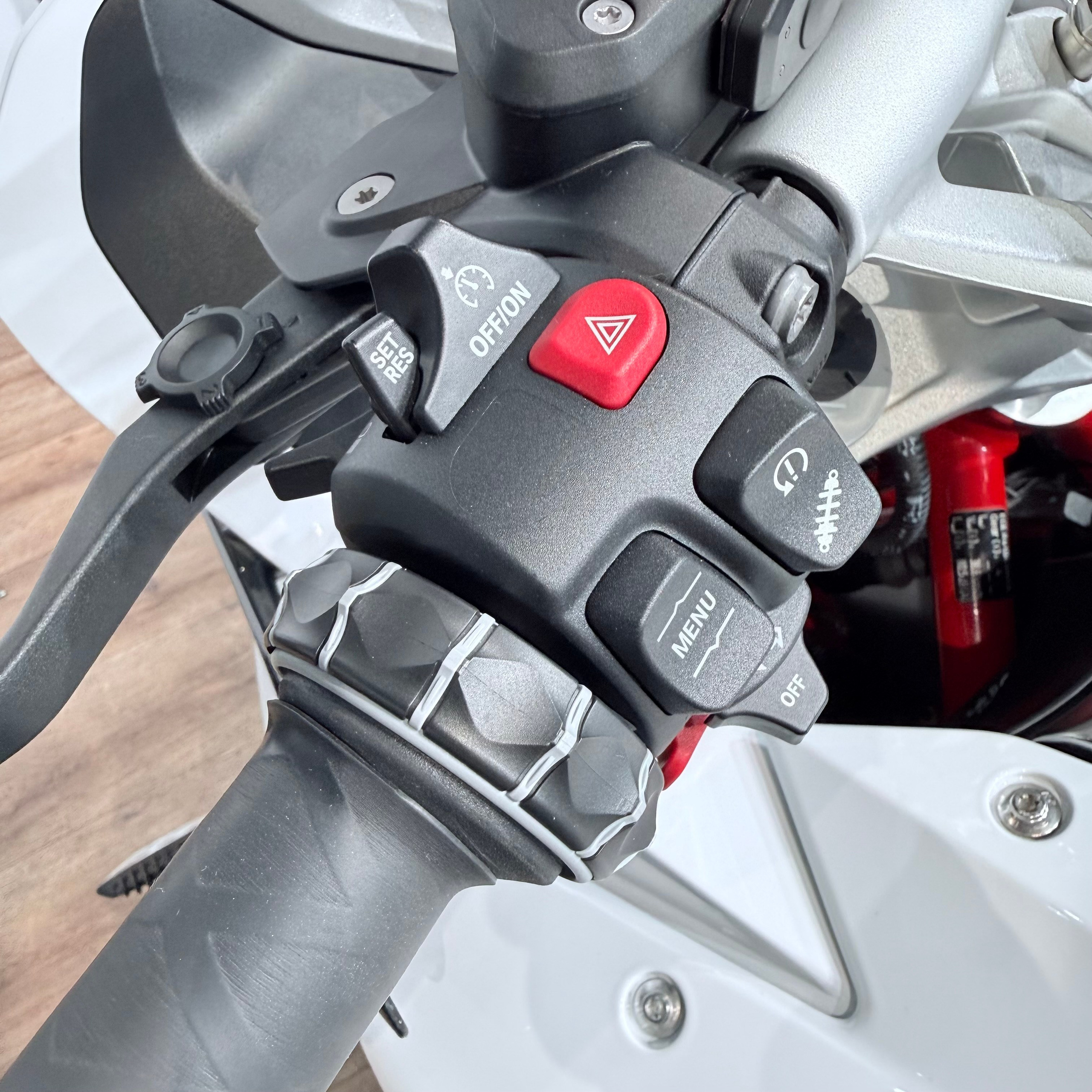 2022 ВМW R1250RS Sрort ABS Light White Red Frаmе. Hello Davidson, Москва. Только хорошие мотоциклы…