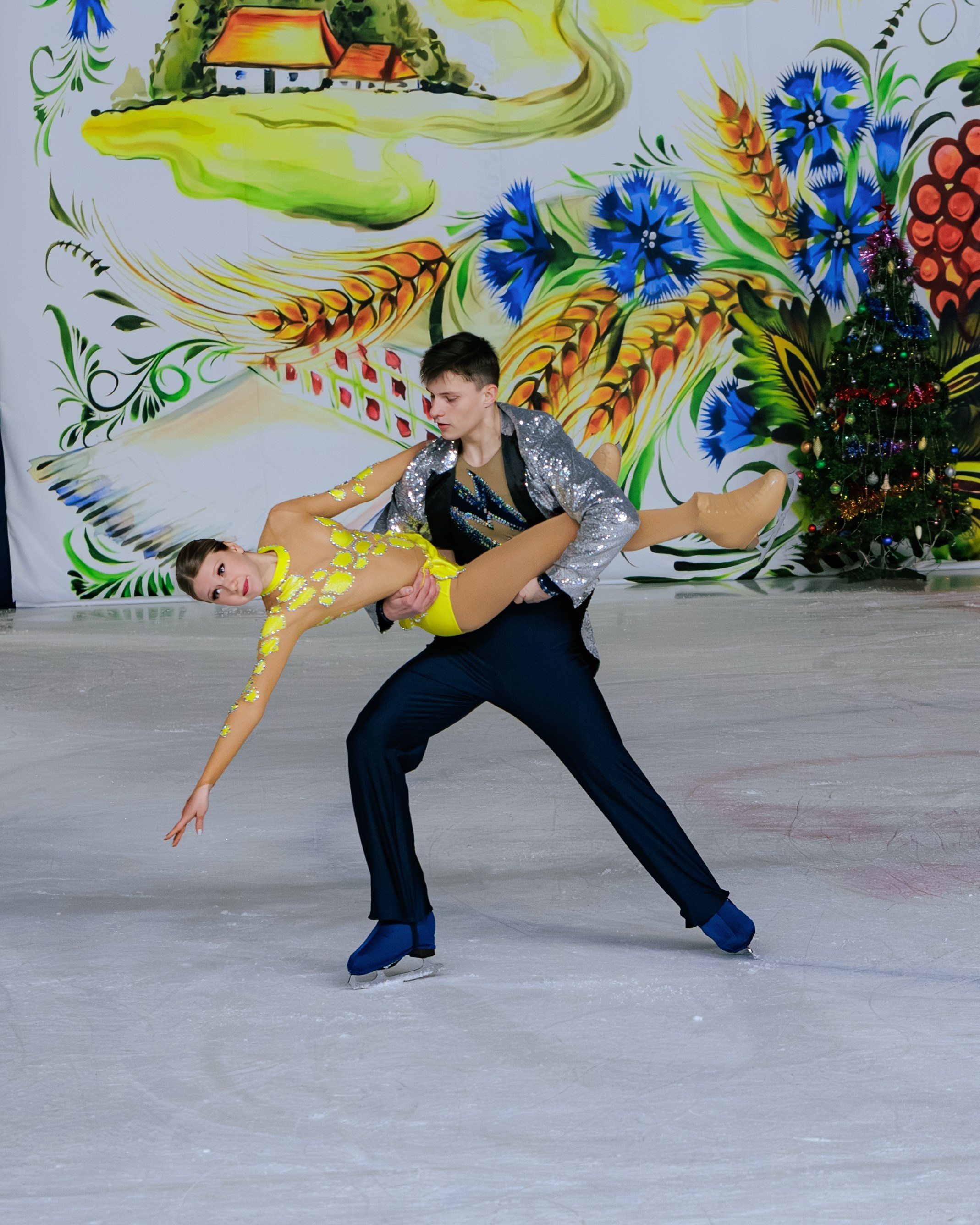 Детский театр на льду «АЛЕКО». Выпускные альбомы и школьный фотограф в Подольске, Троицке, Щербинке, Москве и Московской области