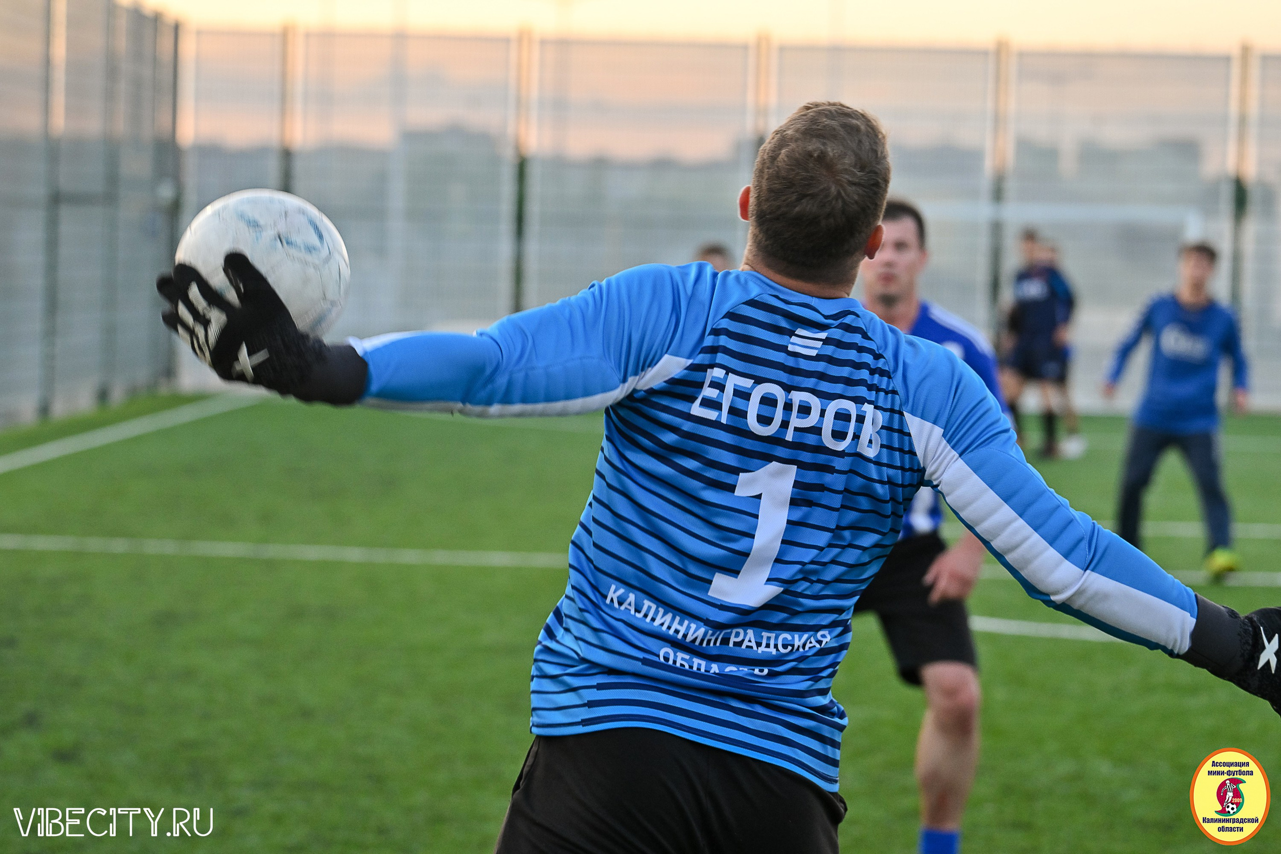 ИГРЫ МИНИ-ФУТБОЛЬНОЙ И КОРПОРАТИВНОЙ ЛИГИ. VIBECITY.RU Вайб Сити Ру Фоторепортажи Фотоотчеты Калининград