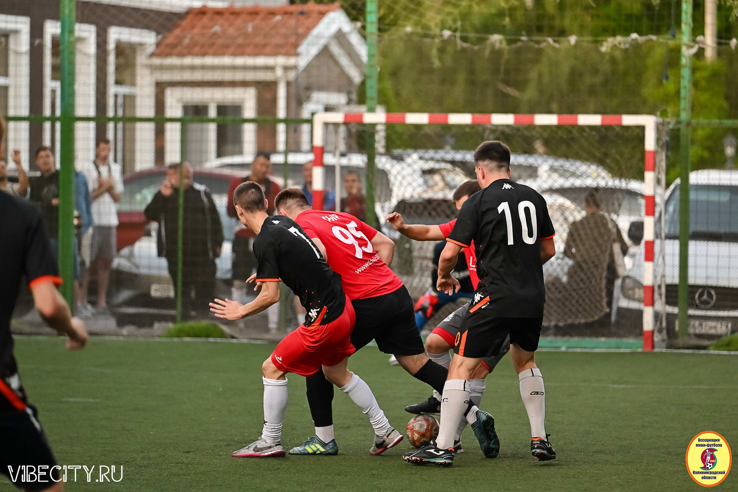 ИГРЫ МИНИ-ФУТБОЛЬНОЙ И КОРПОРАТИВНОЙ ЛИГИ. VIBECITY.RU Вайб Сити Ру Фоторепортажи Фотоотчеты Калининград