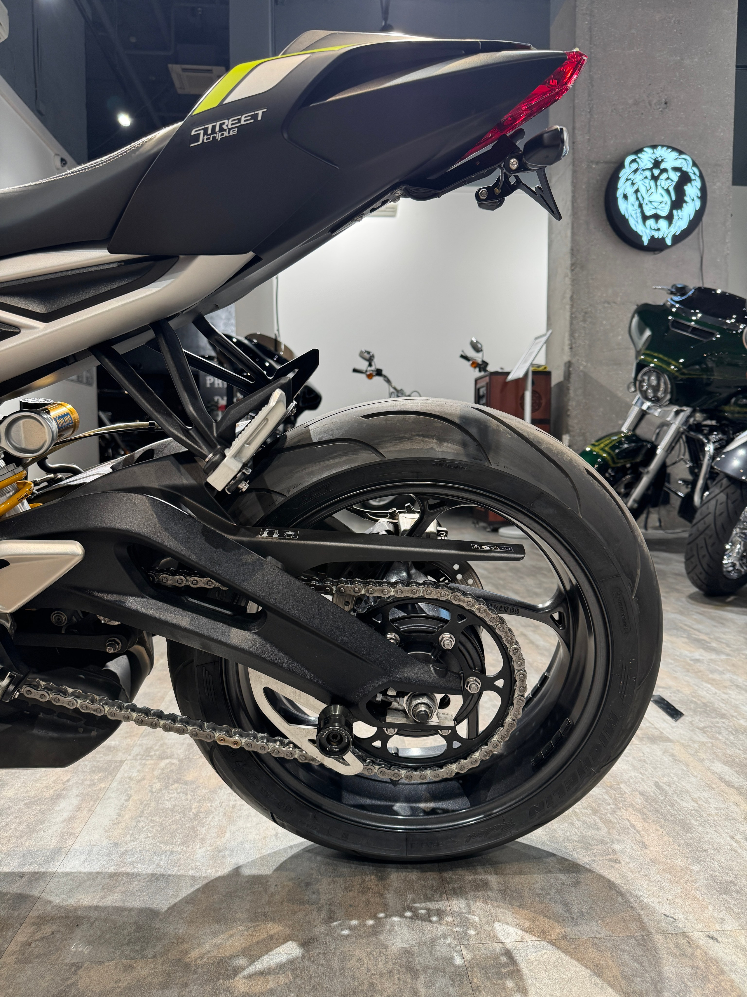 Triumph Street Triple 765 RS 2020. Hello Davidson, Москва. Только хорошие мотоциклы…