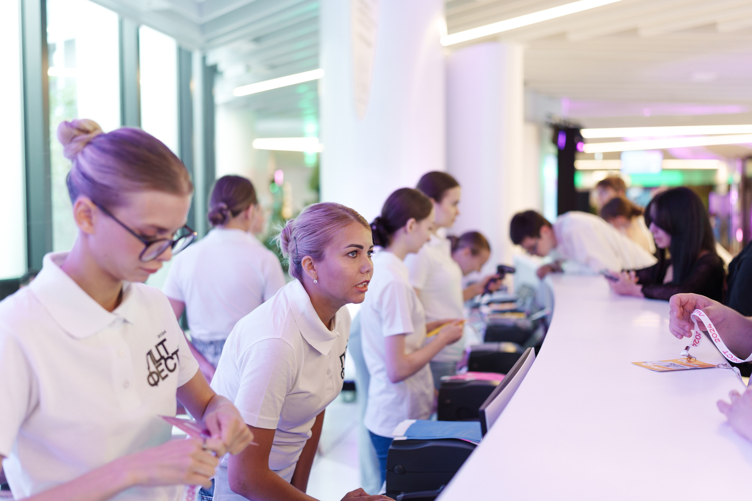 ЛЦТ ФЕСТ 2024 в арт кластере Ломоносов. Свадебные фотосессии в Москве. Фотограф Сергей Ржевский